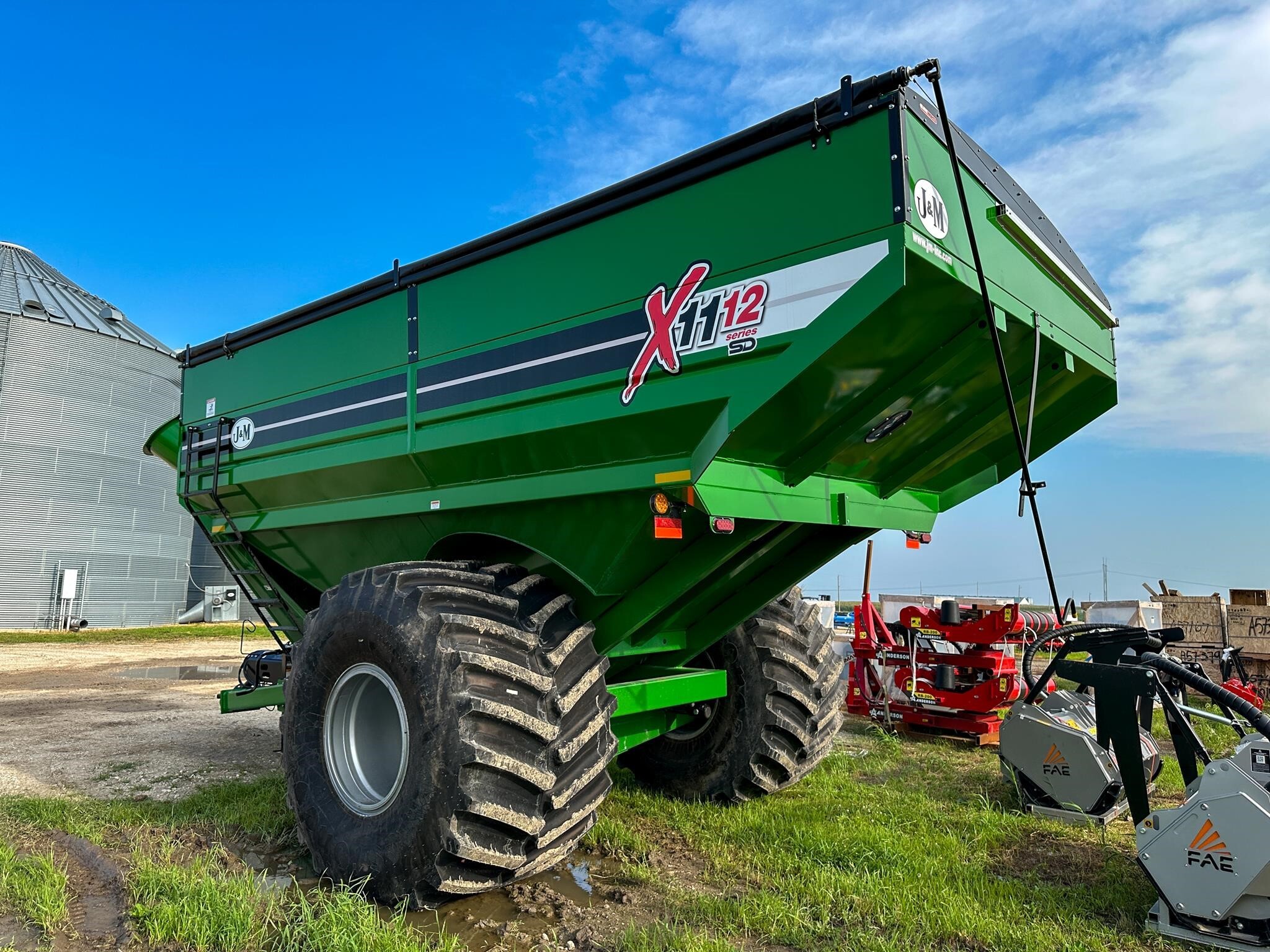 2026 J&M 1112 Grain Cart