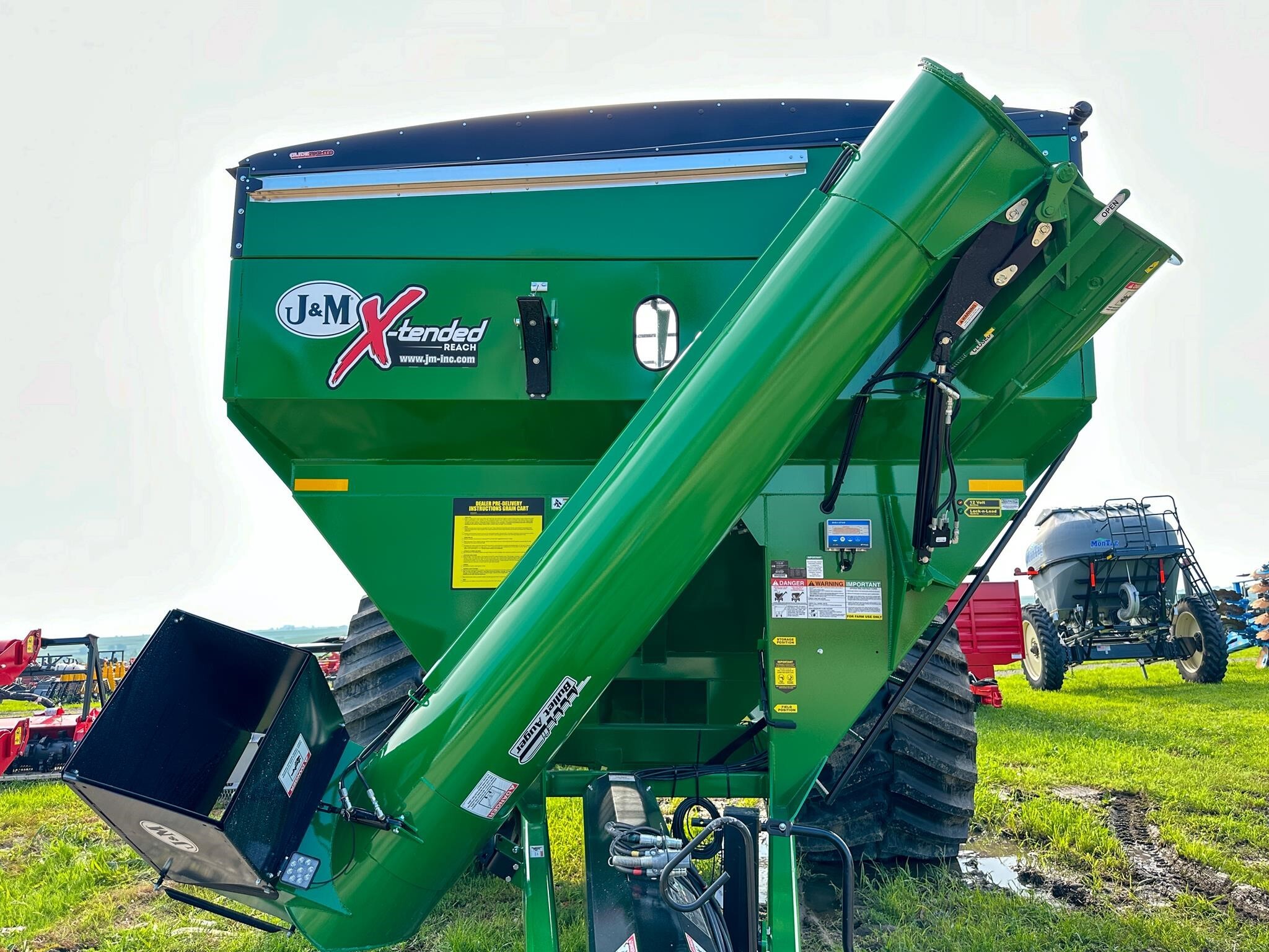 2026 J&M 1112 Grain Cart