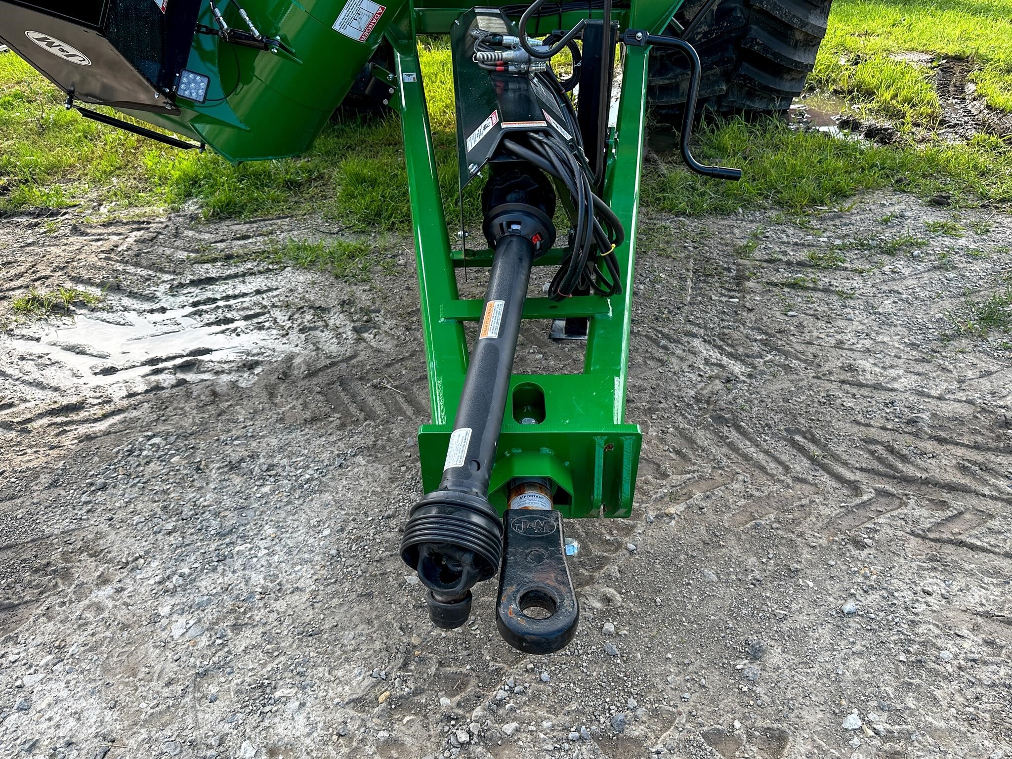 2026 J&M 1112 Grain Cart