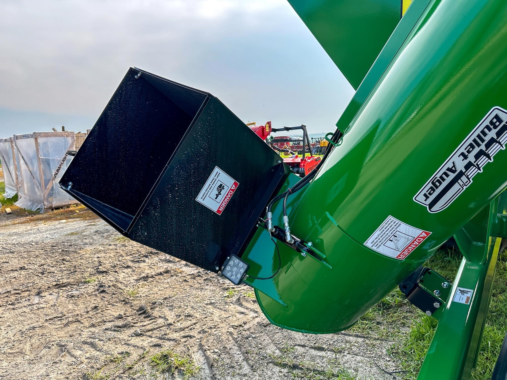 2026 J&M 1112 Grain Cart
