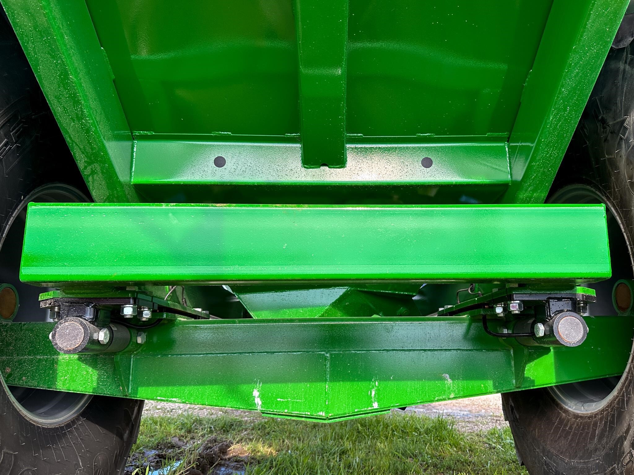 2026 J&M 1112 Grain Cart
