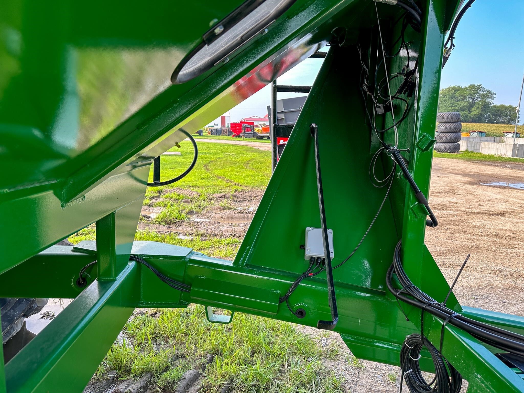 2026 J&M 1112 Grain Cart