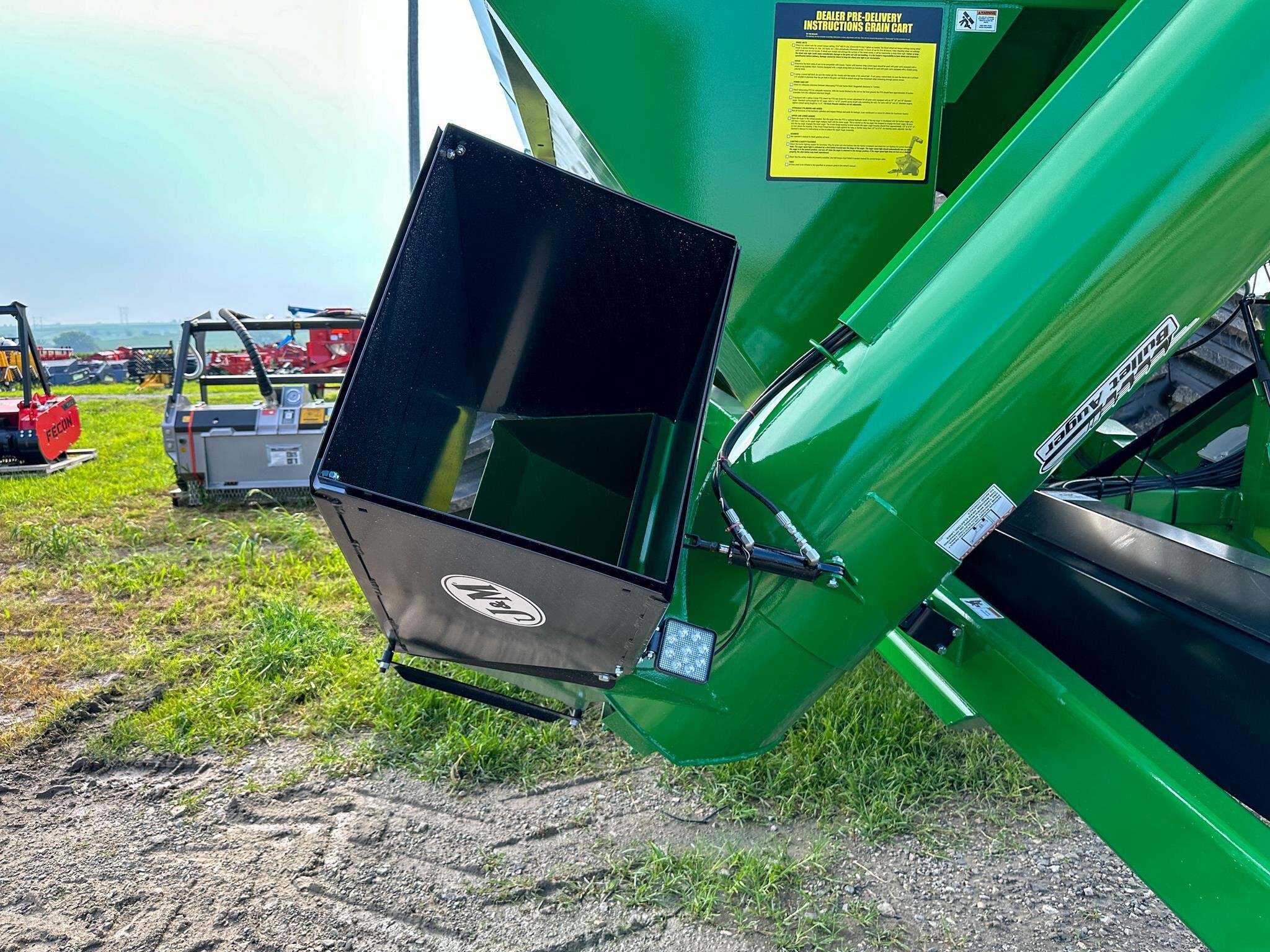 2026 J&M 1112 Grain Cart