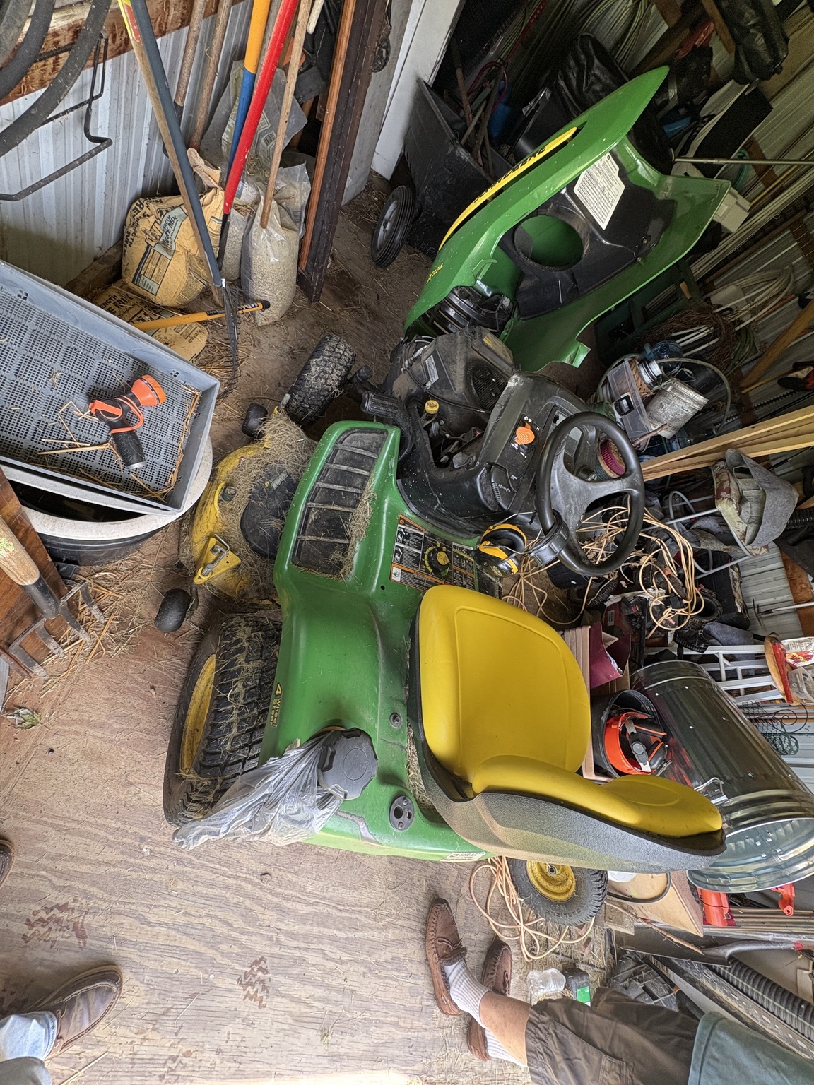 2011 John Deere X324 Lawn Mower