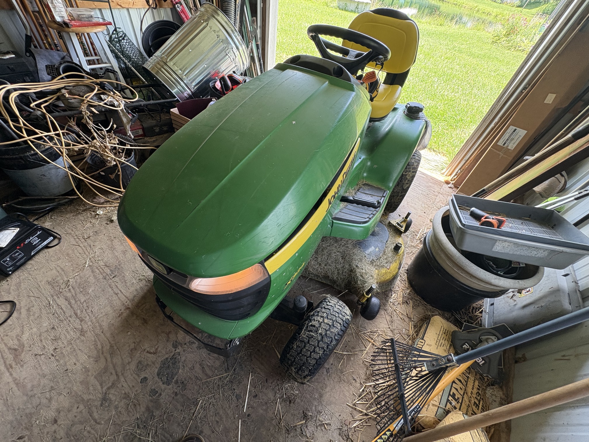 2011 John Deere X324 Lawn Mower