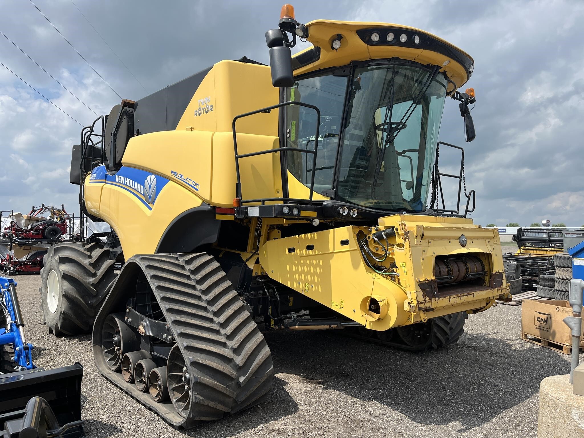 2019 New Holland CR8.90 Combine