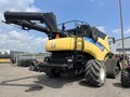 2019 New Holland CR8.90 Combine