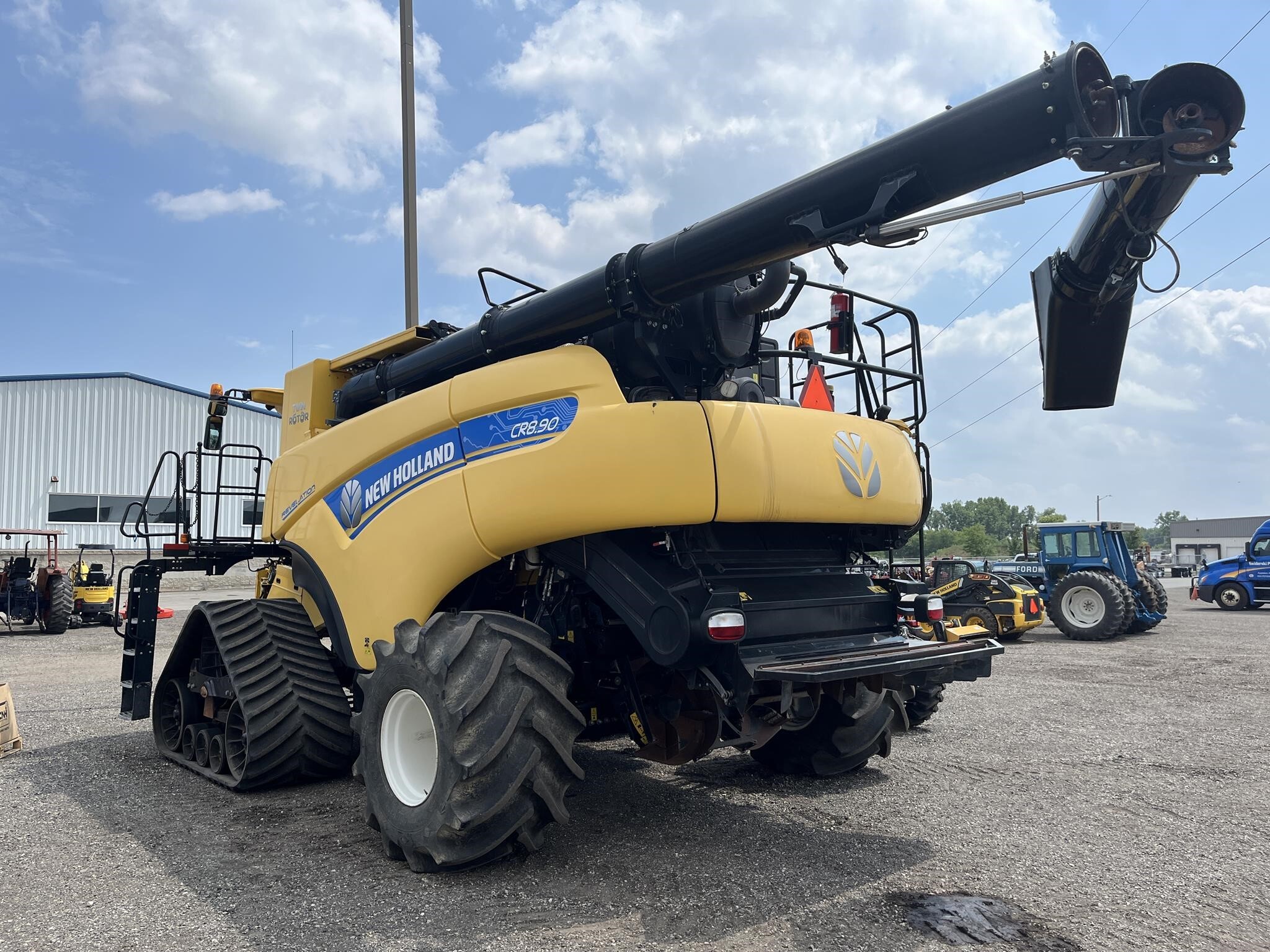 2019 New Holland CR8.90 Combine