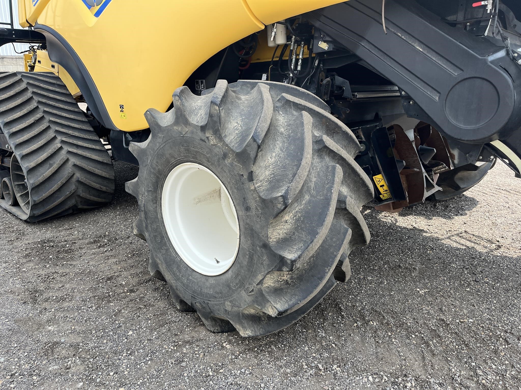 2019 New Holland CR8.90 Combine