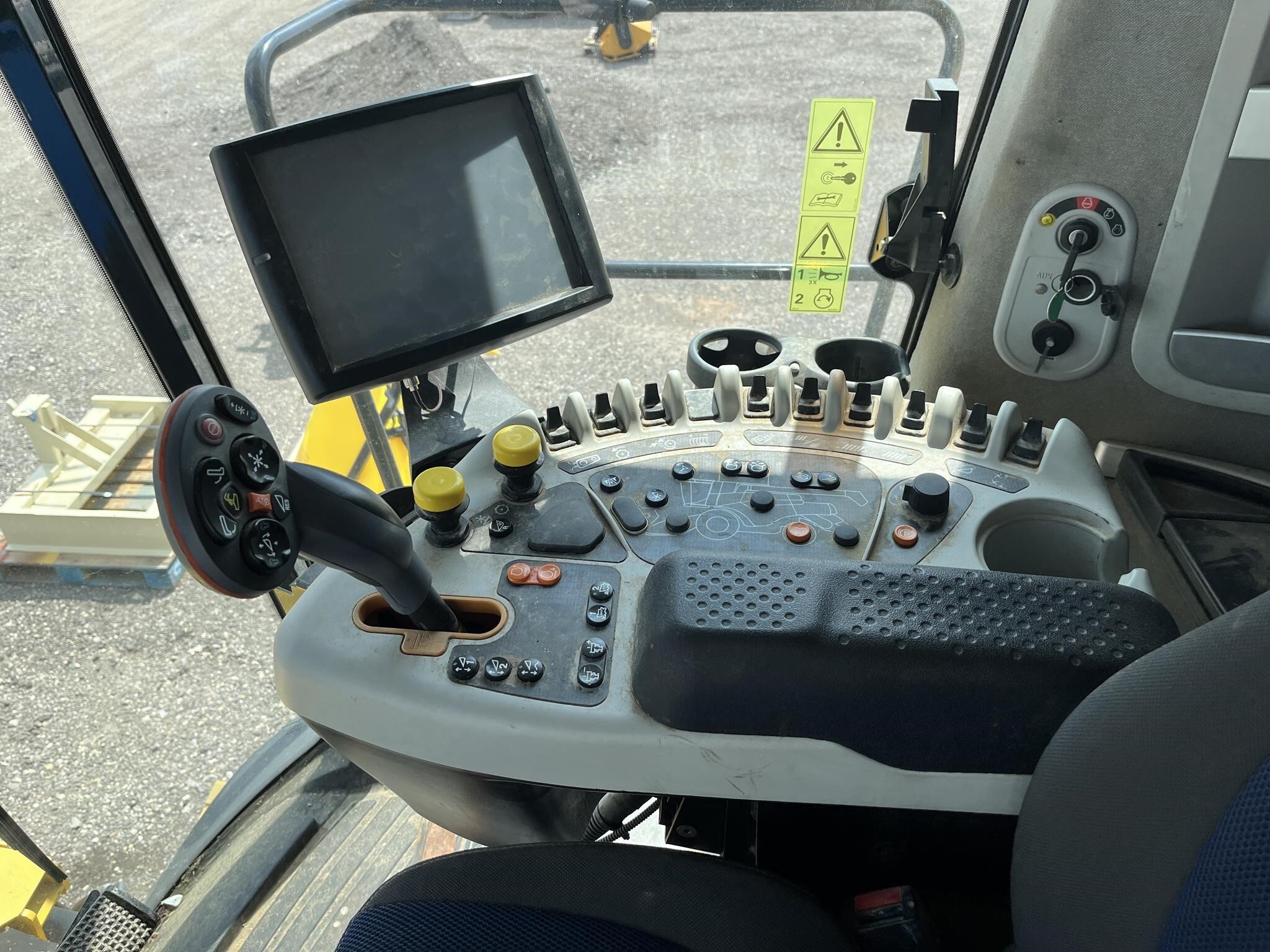 2019 New Holland CR8.90 Combine