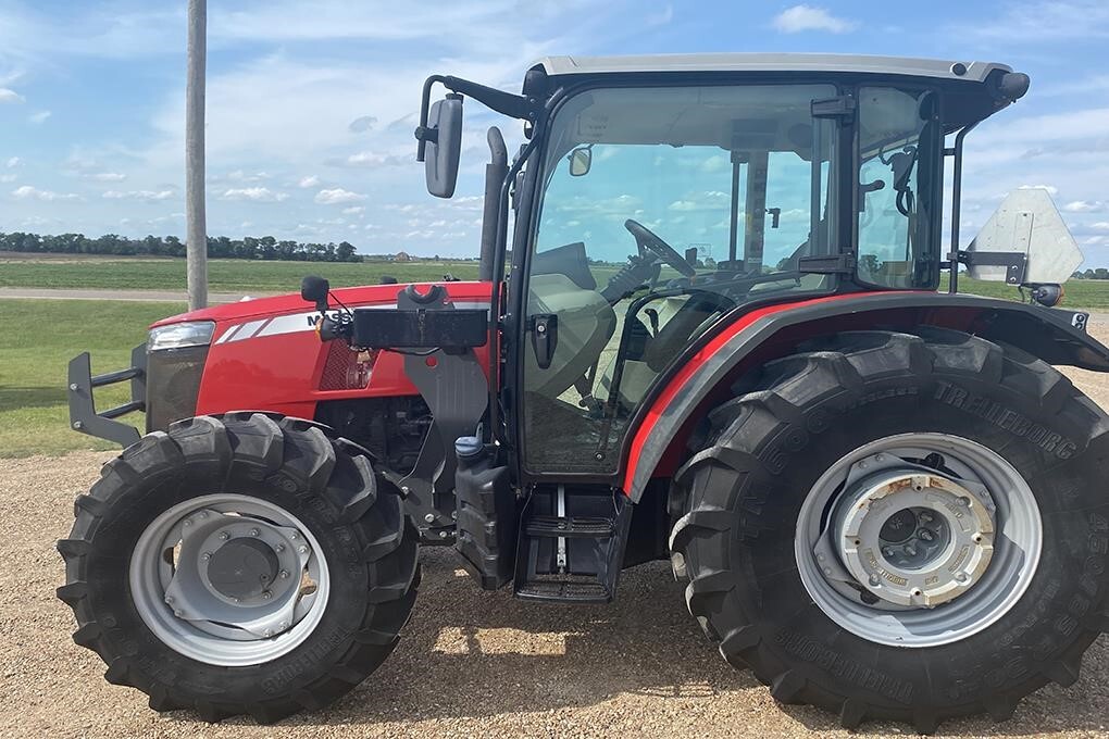 2019 Massey Ferguson 4710 Tractor