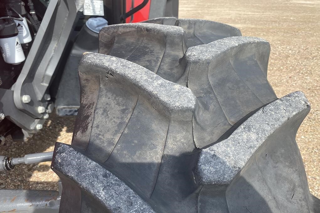 2019 Massey Ferguson 4710 Tractor