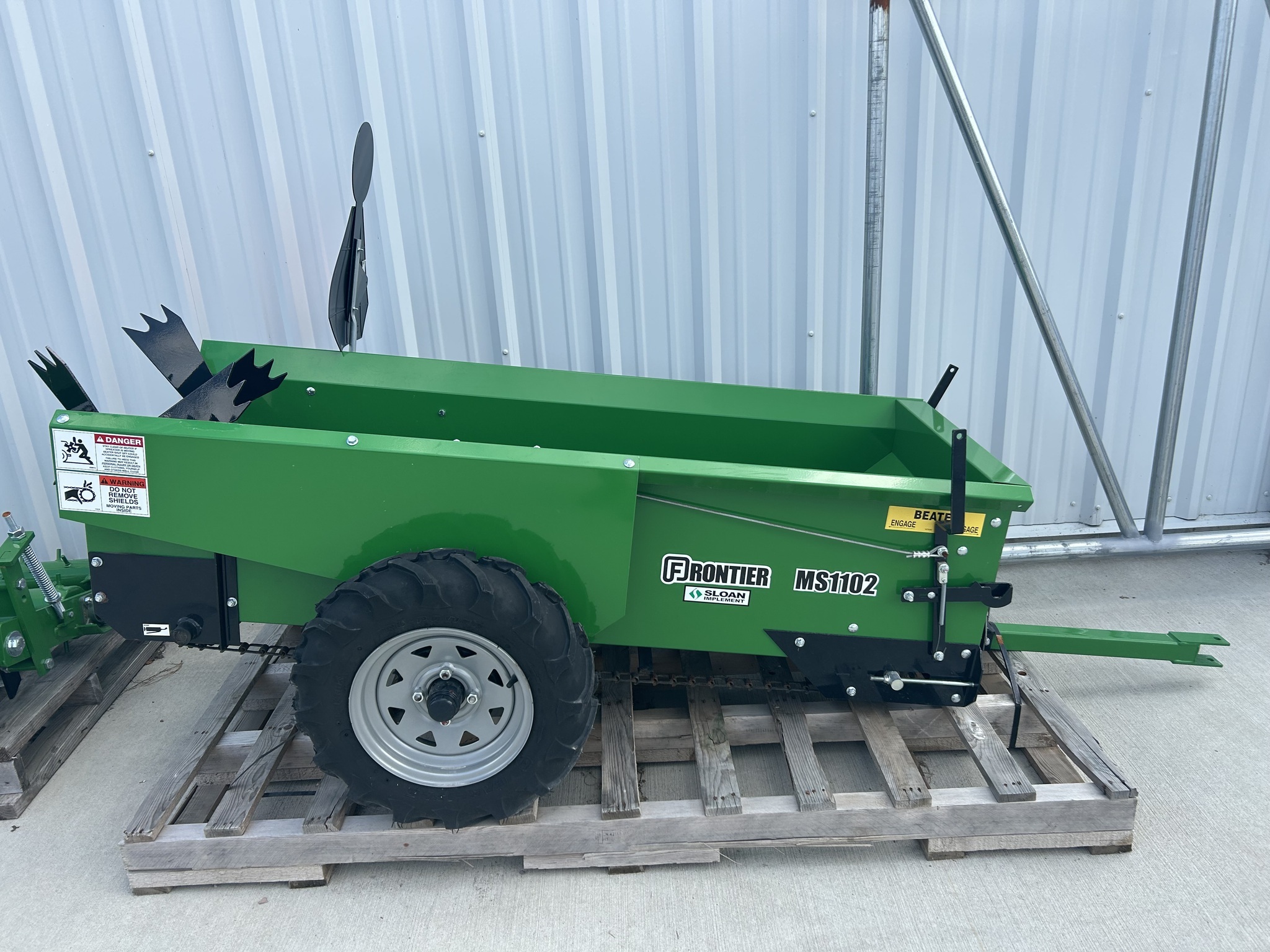 2024 Frontier MS1102G Manure Spreader