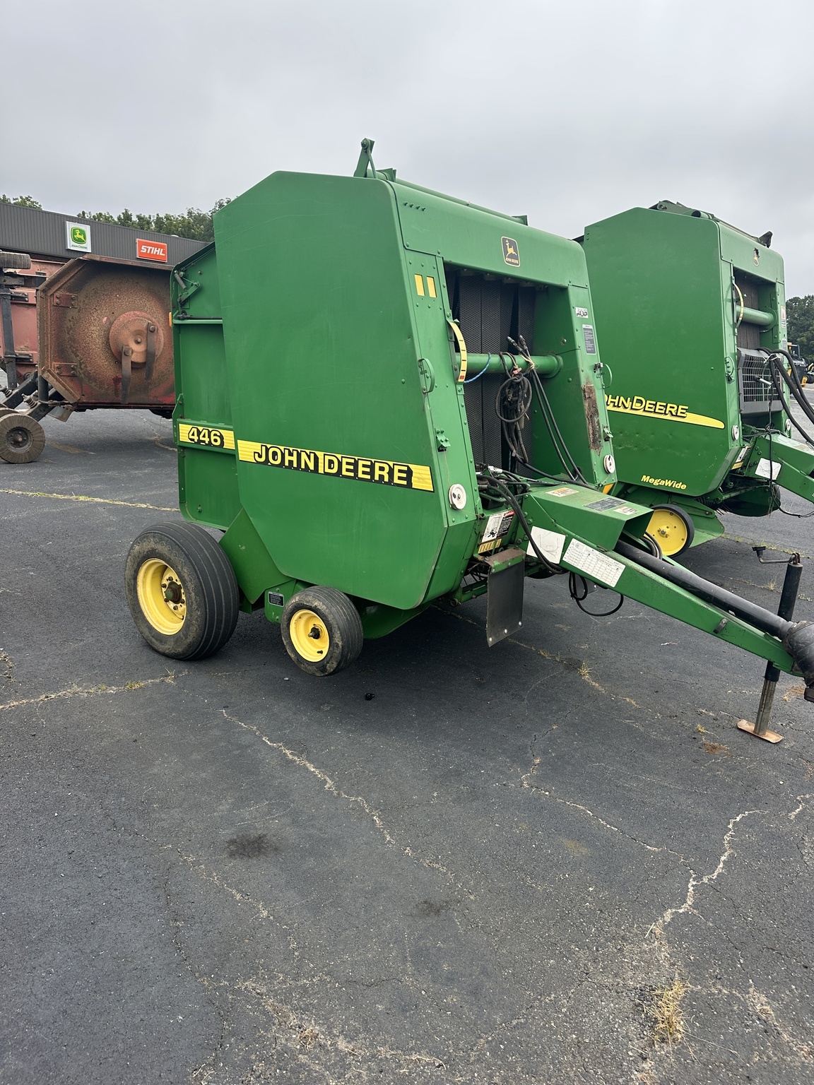 1996 John Deere 446 Round Baler