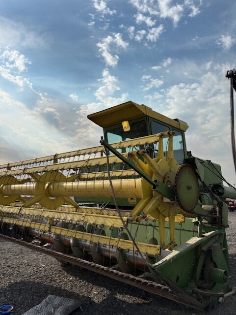 1972 John Deere 7700 Combine