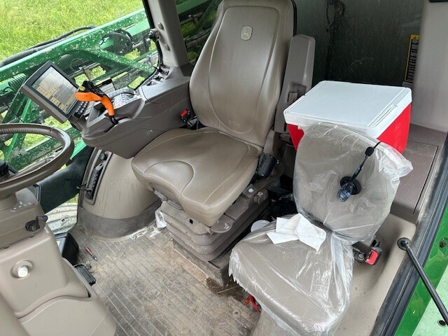 2021 John Deere R4044 Self-Propelled Sprayer