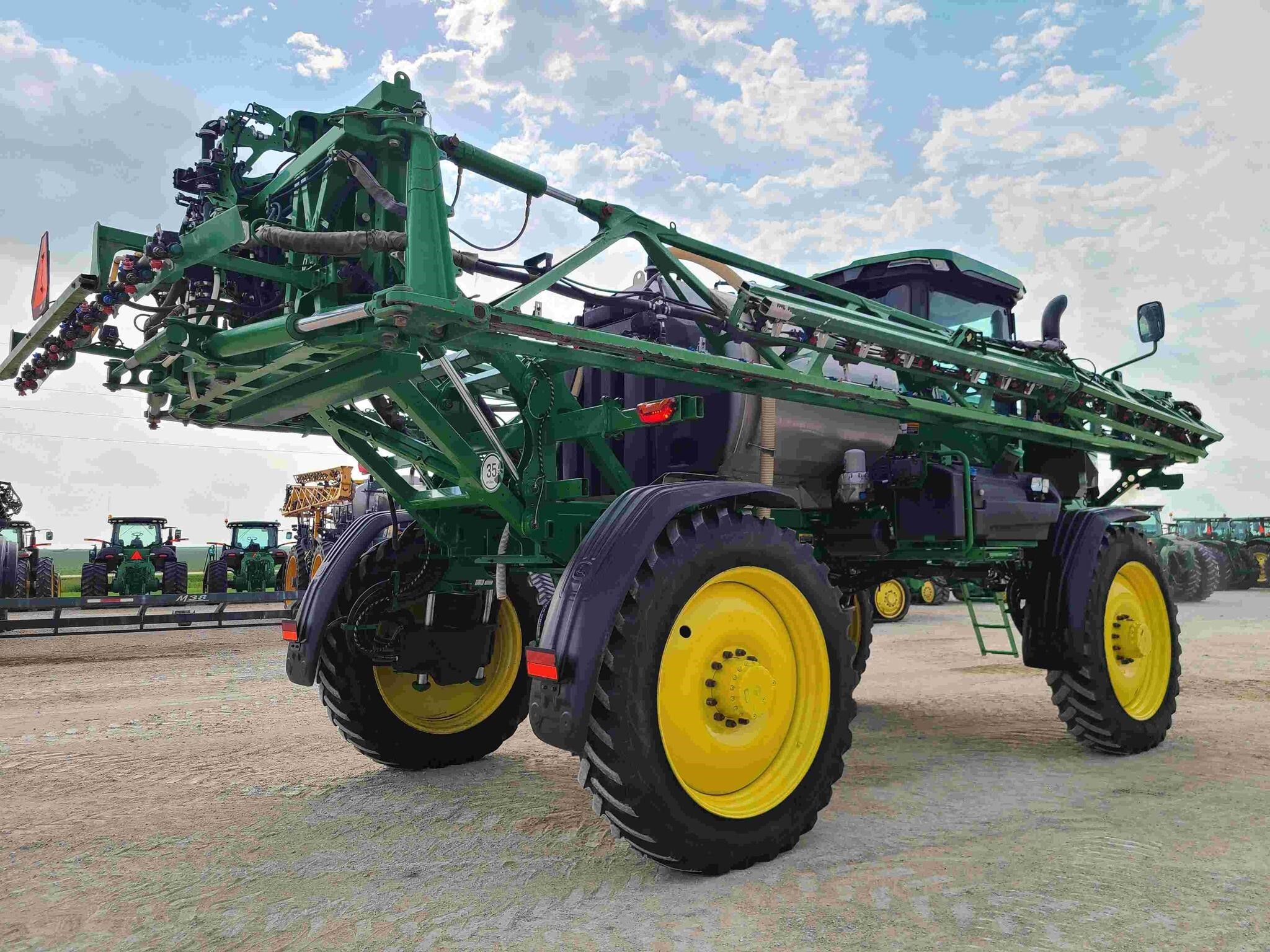 2022 John Deere 410R Self-Propelled Sprayer