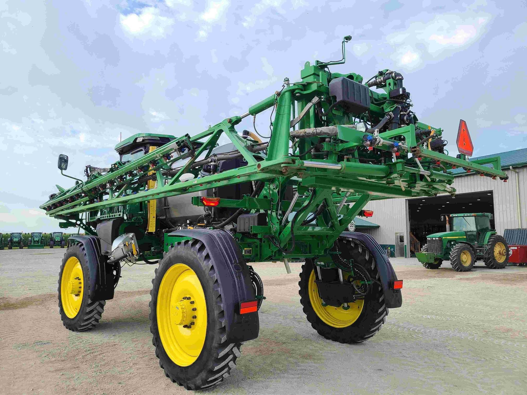 2022 John Deere 410R Self-Propelled Sprayer
