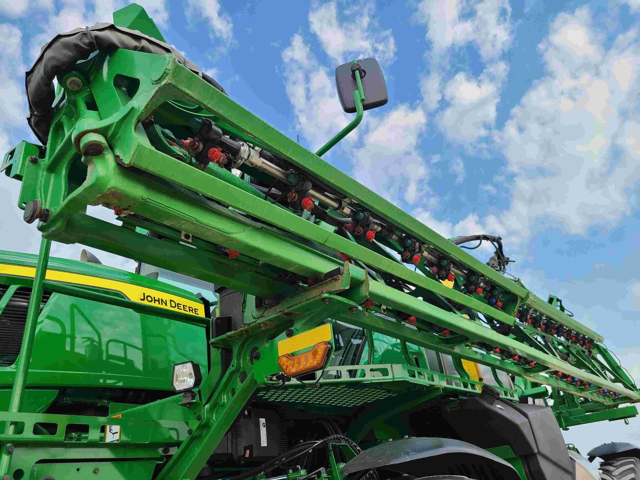 2022 John Deere 410R Self-Propelled Sprayer