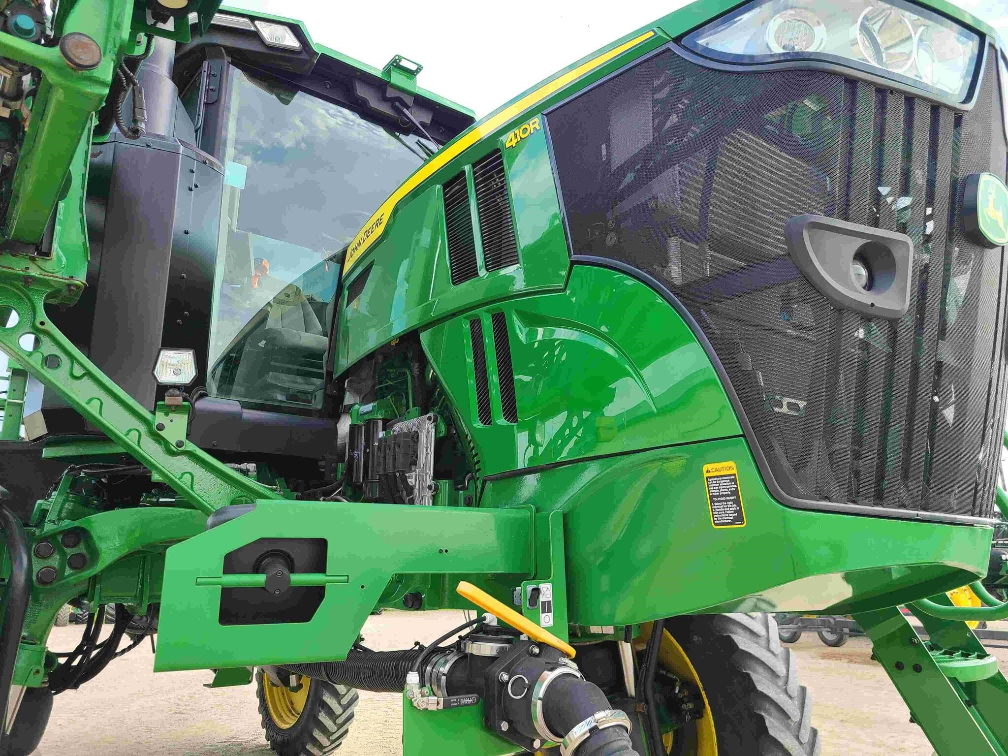 2022 John Deere 410R Self-Propelled Sprayer