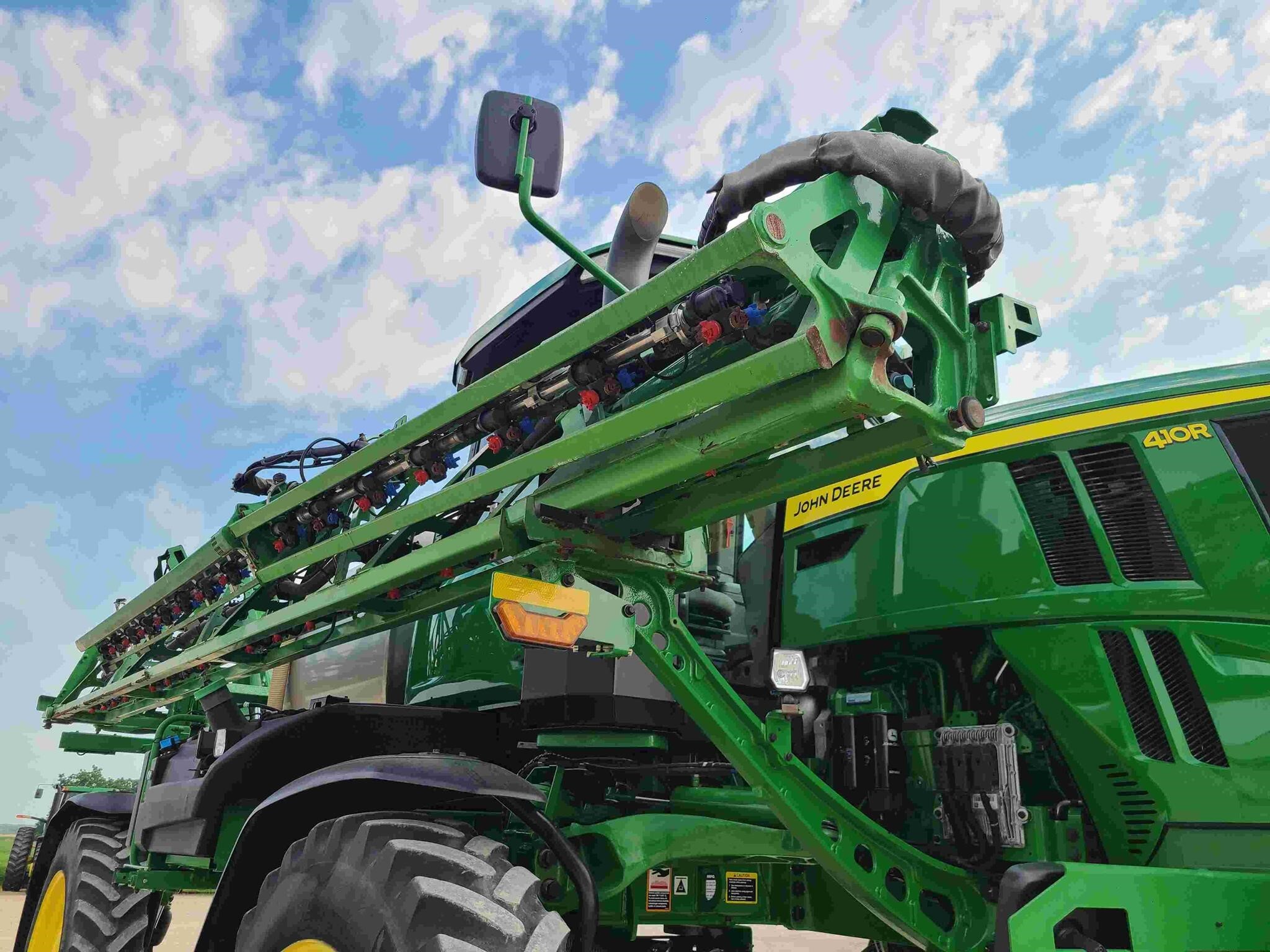2022 John Deere 410R Self-Propelled Sprayer