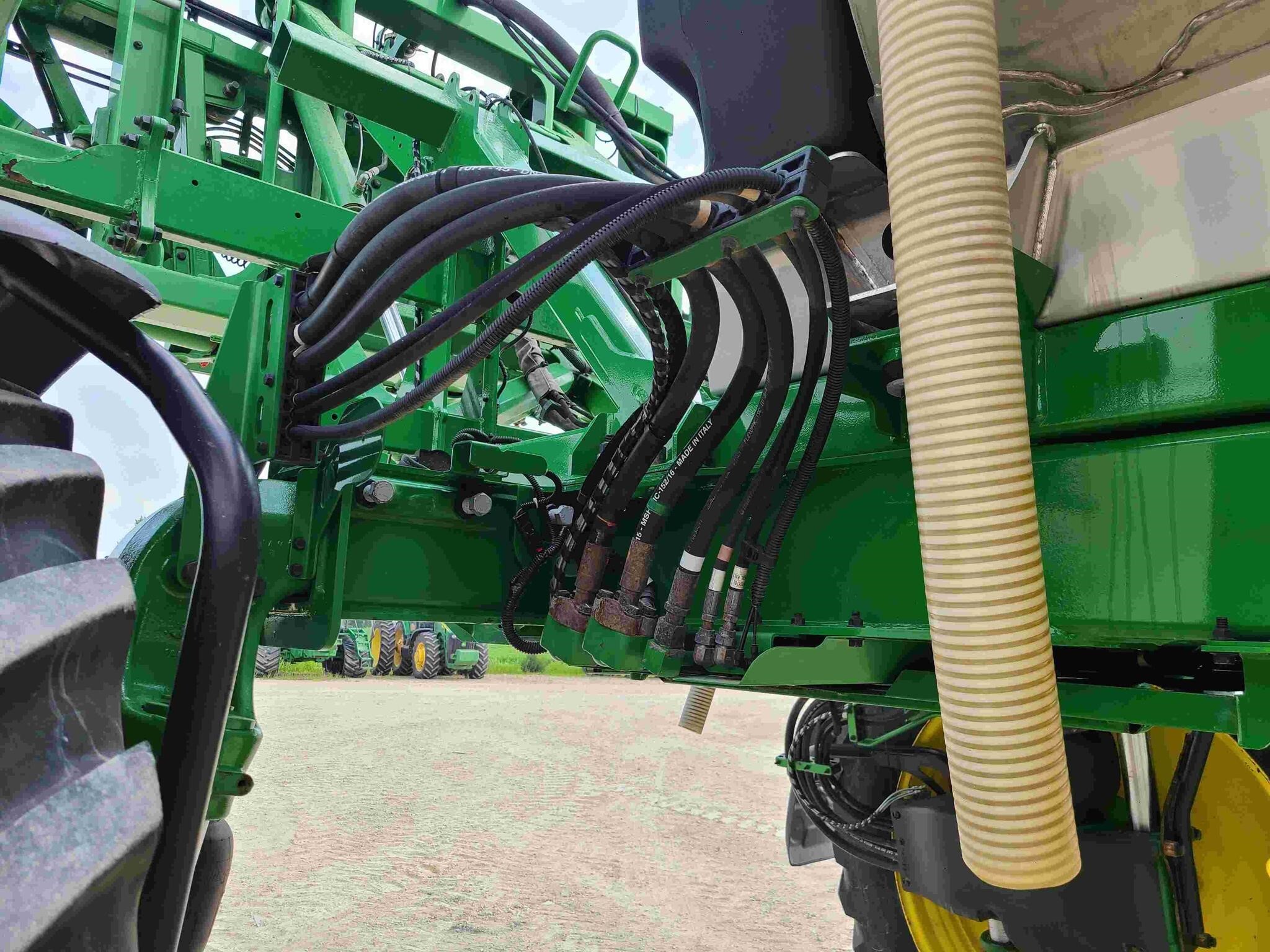 2022 John Deere 410R Self-Propelled Sprayer