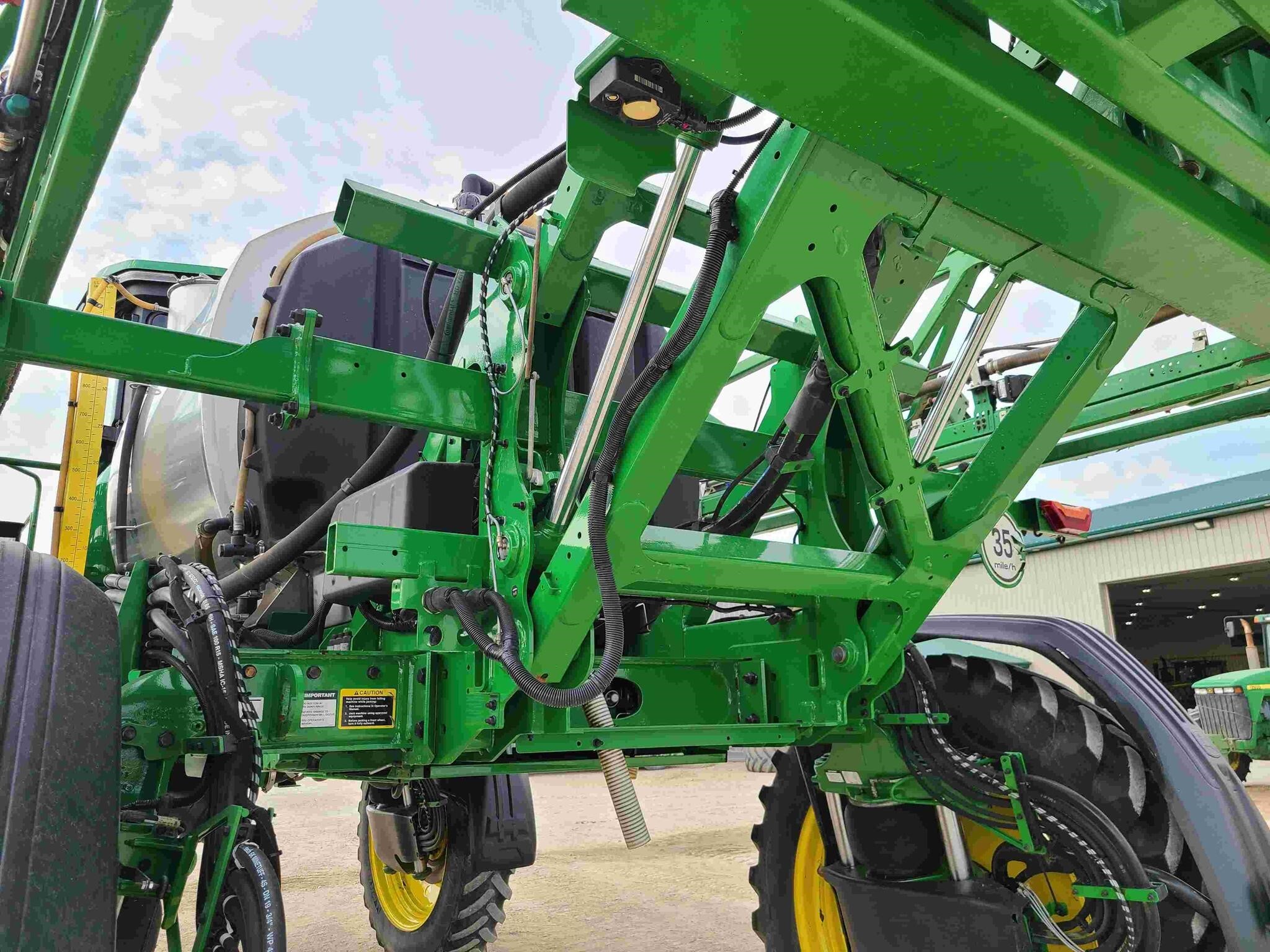 2022 John Deere 410R Self-Propelled Sprayer