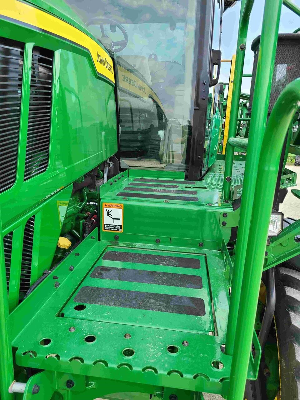 2022 John Deere 410R Self-Propelled Sprayer