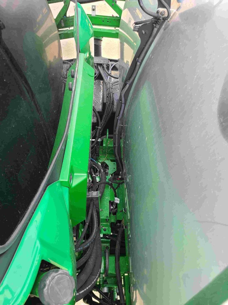 2022 John Deere 410R Self-Propelled Sprayer