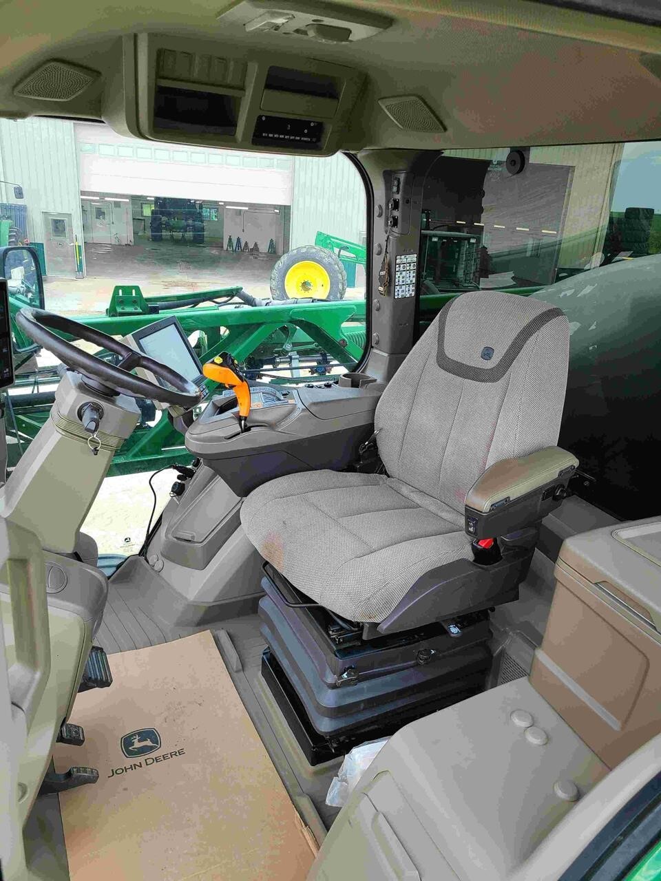 2022 John Deere 410R Self-Propelled Sprayer