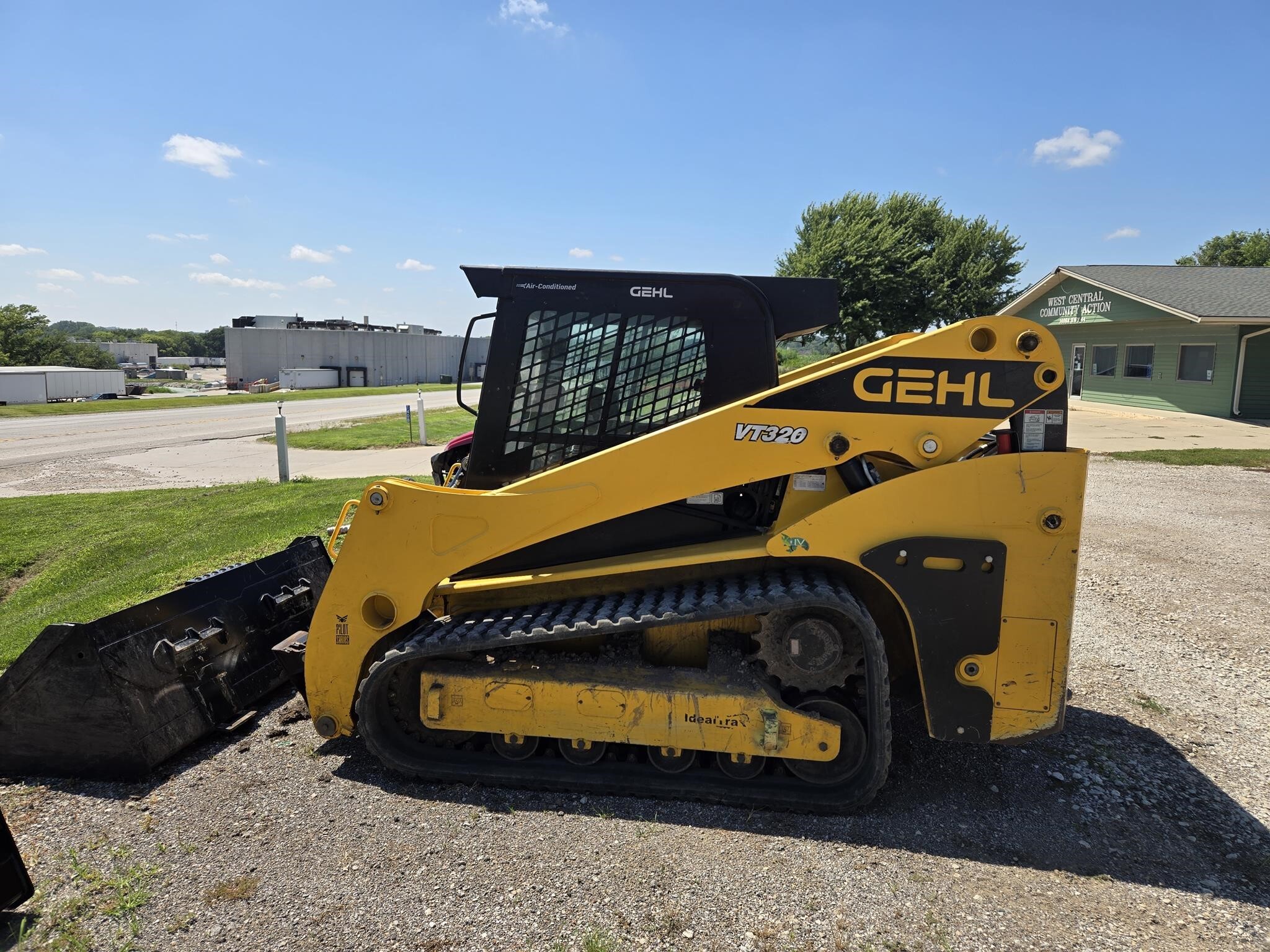 2020 Gehl VT320 Skid Steer