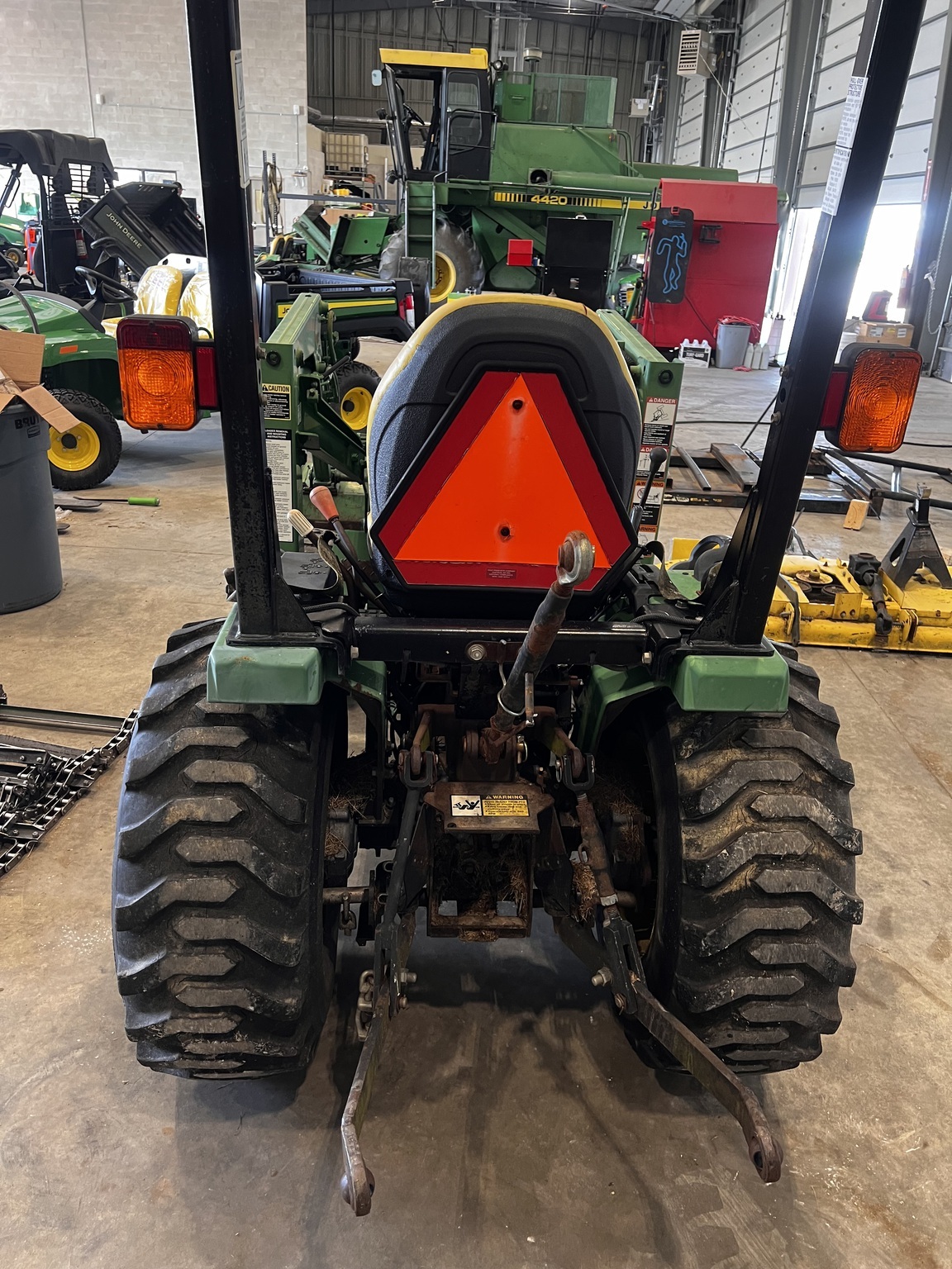 2000 John Deere 4100 Tractor