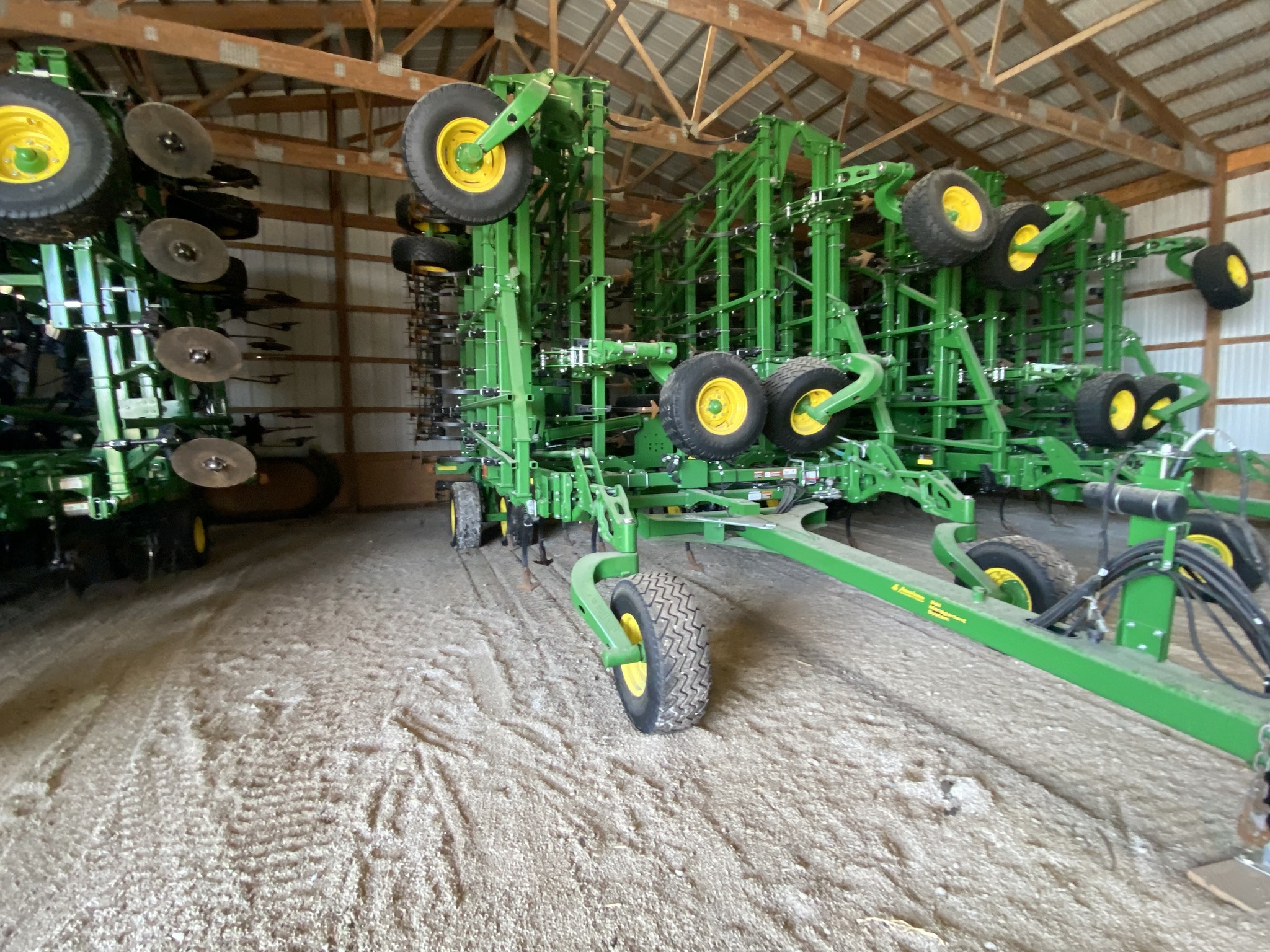 2024 John Deere 2230 Field Cultivator