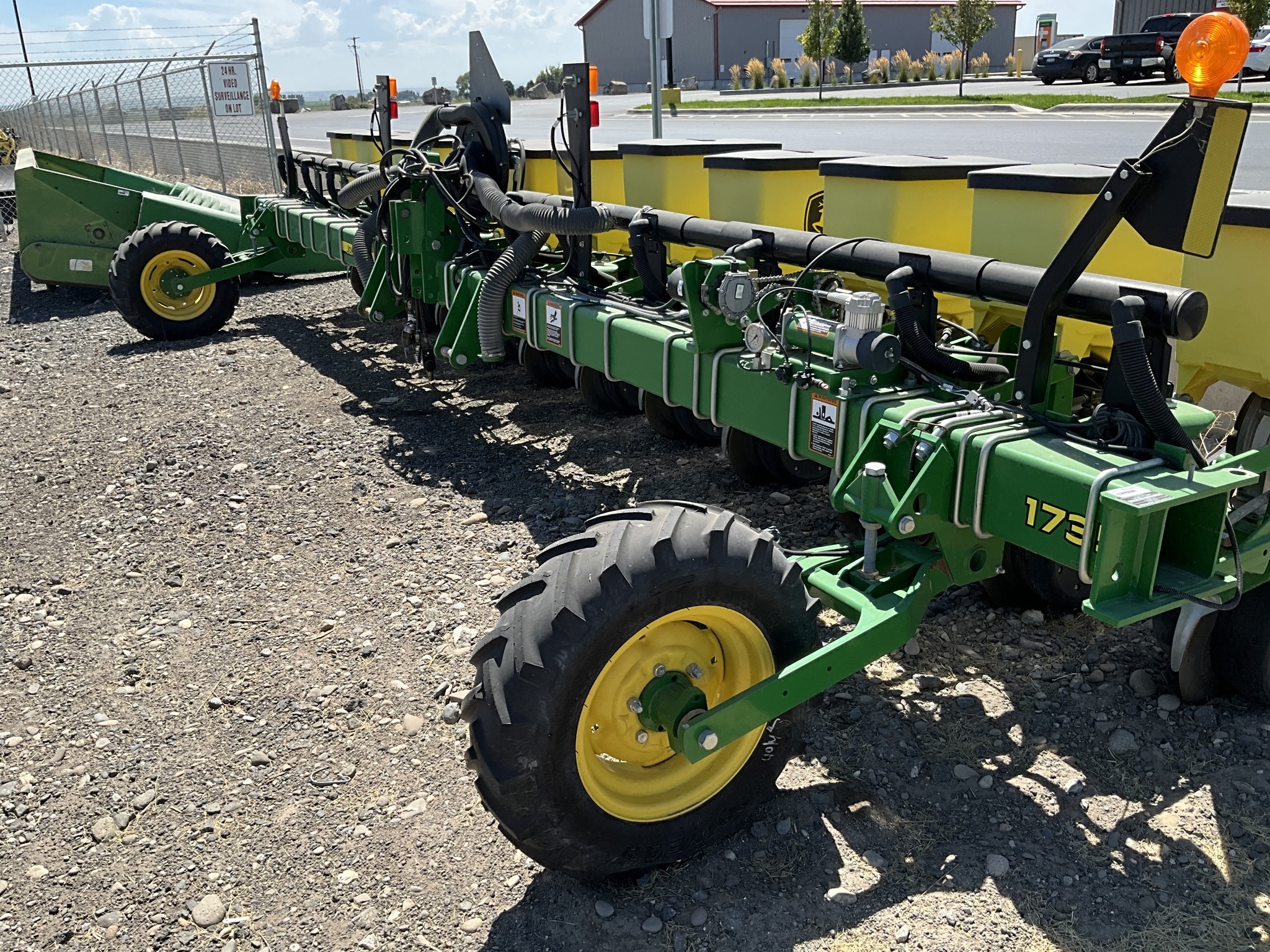2017 John Deere 1735 Planter