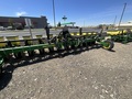 2017 John Deere 1735 Planter