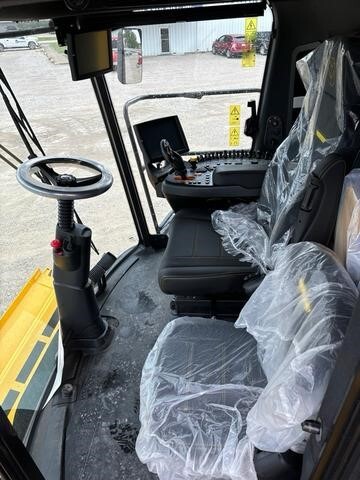 2024 New Holland CR7.90 Combine