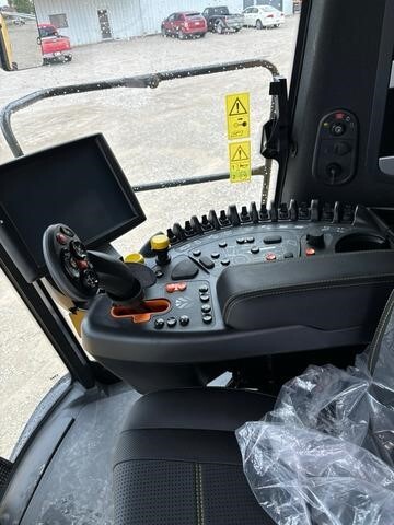 2024 New Holland CR7.90 Combine