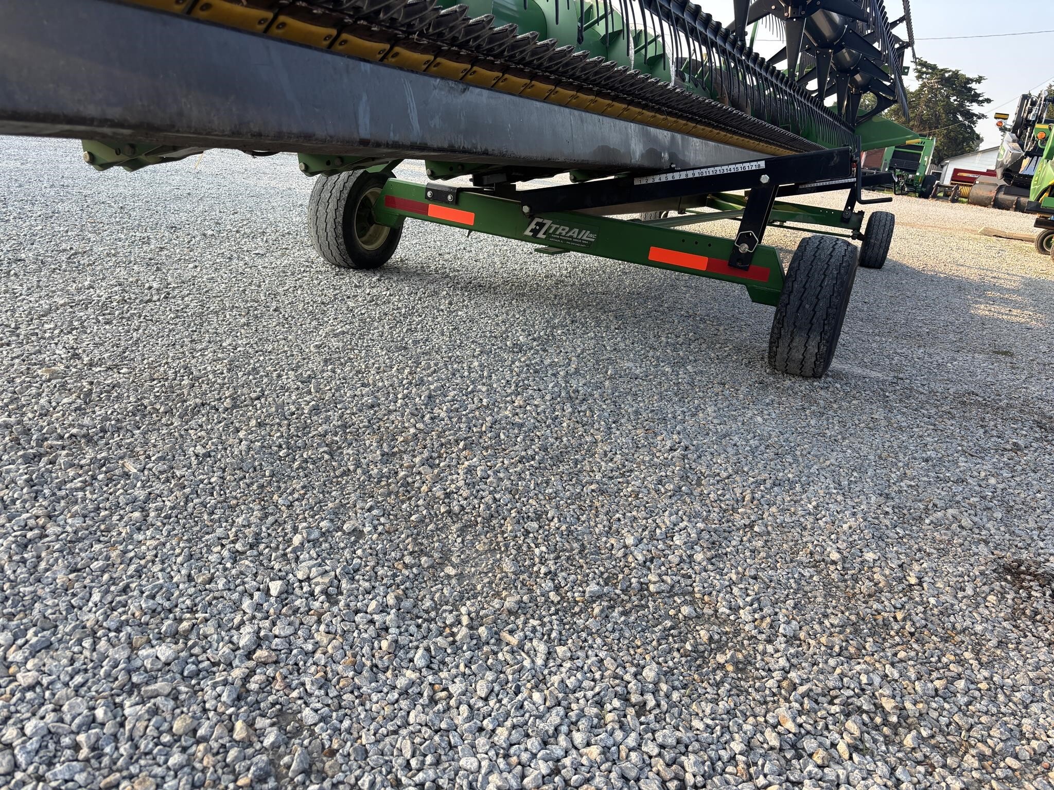  E-Z Trail 680 Header Trailer
