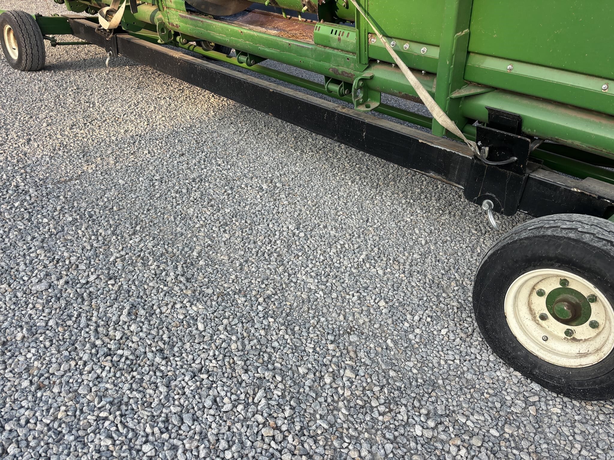  E-Z Trail 680 Header Trailer