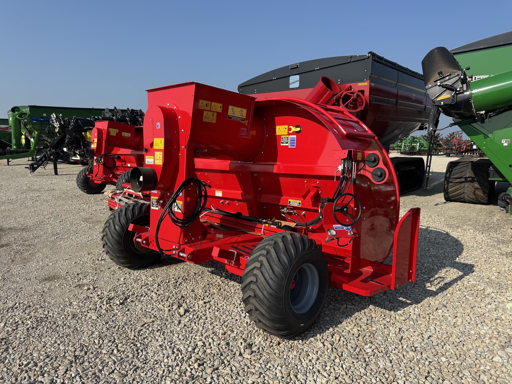  Akron GTT5010 Grain Bagger