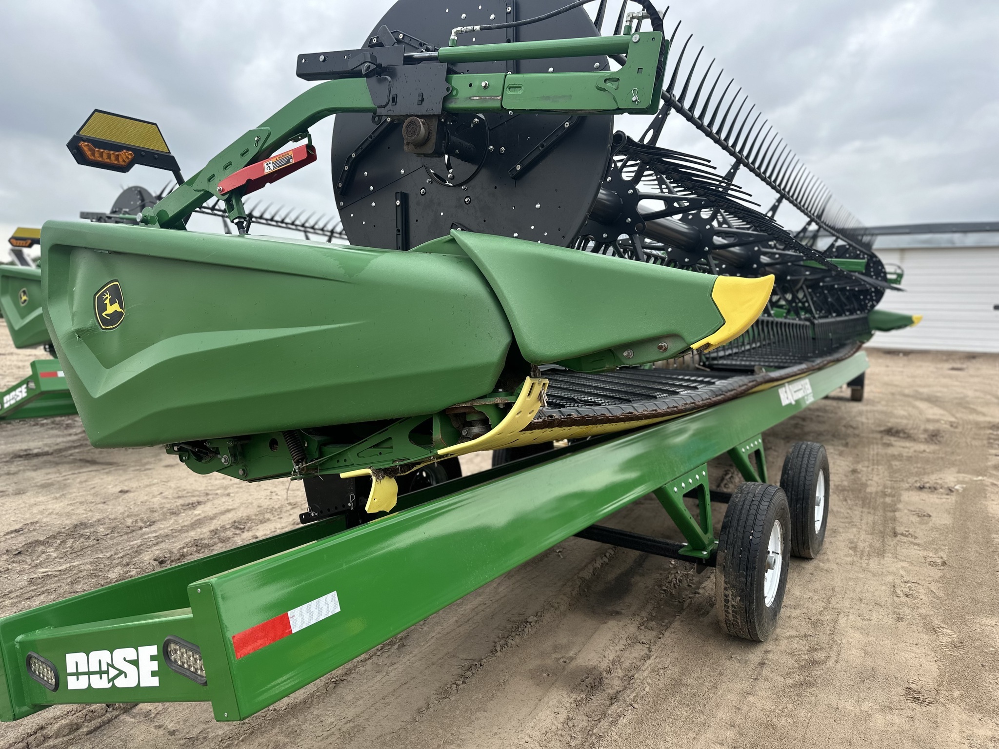 2022 John Deere HD35F Platform