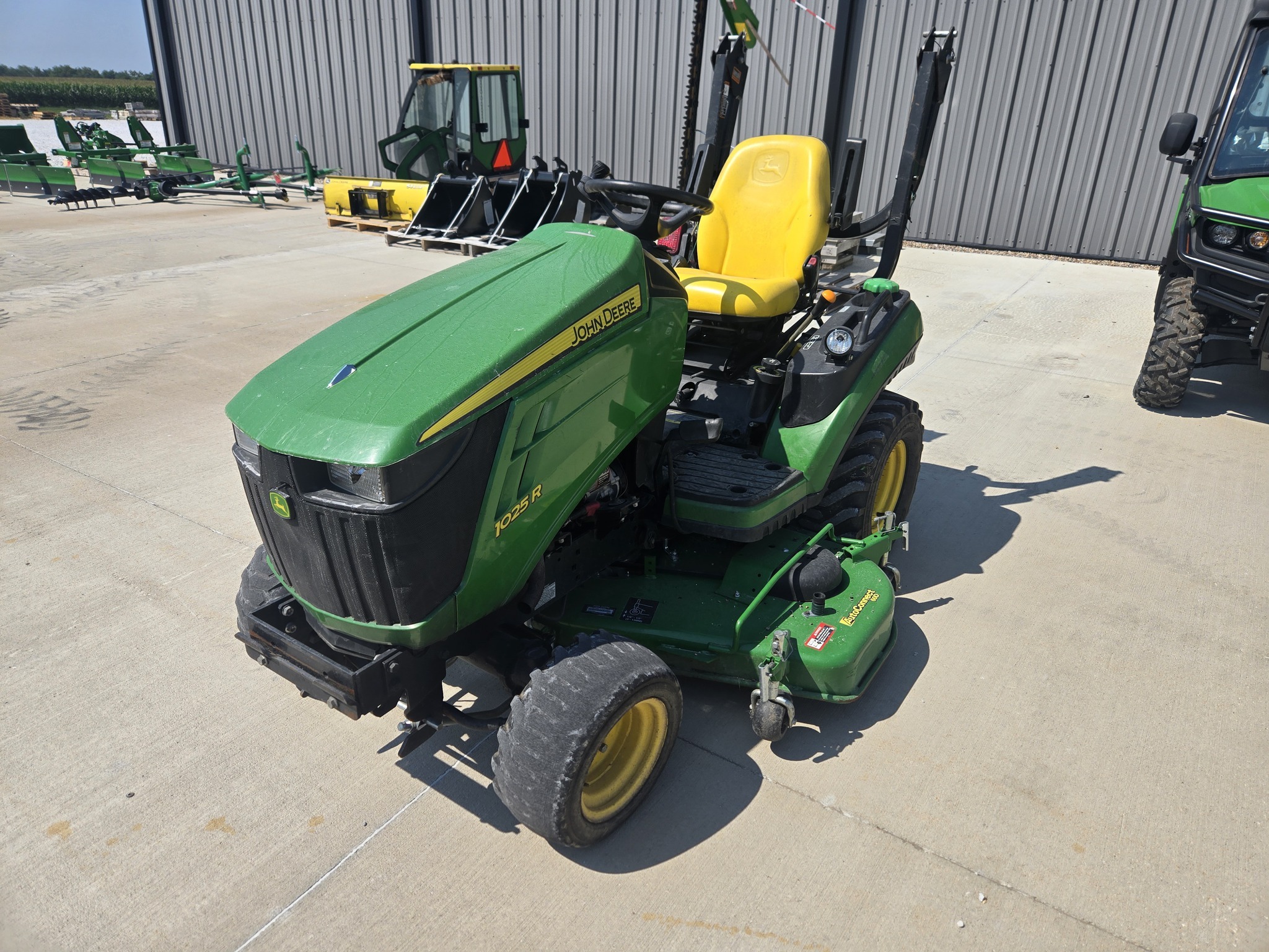 2014 John Deere 1025R Tractor