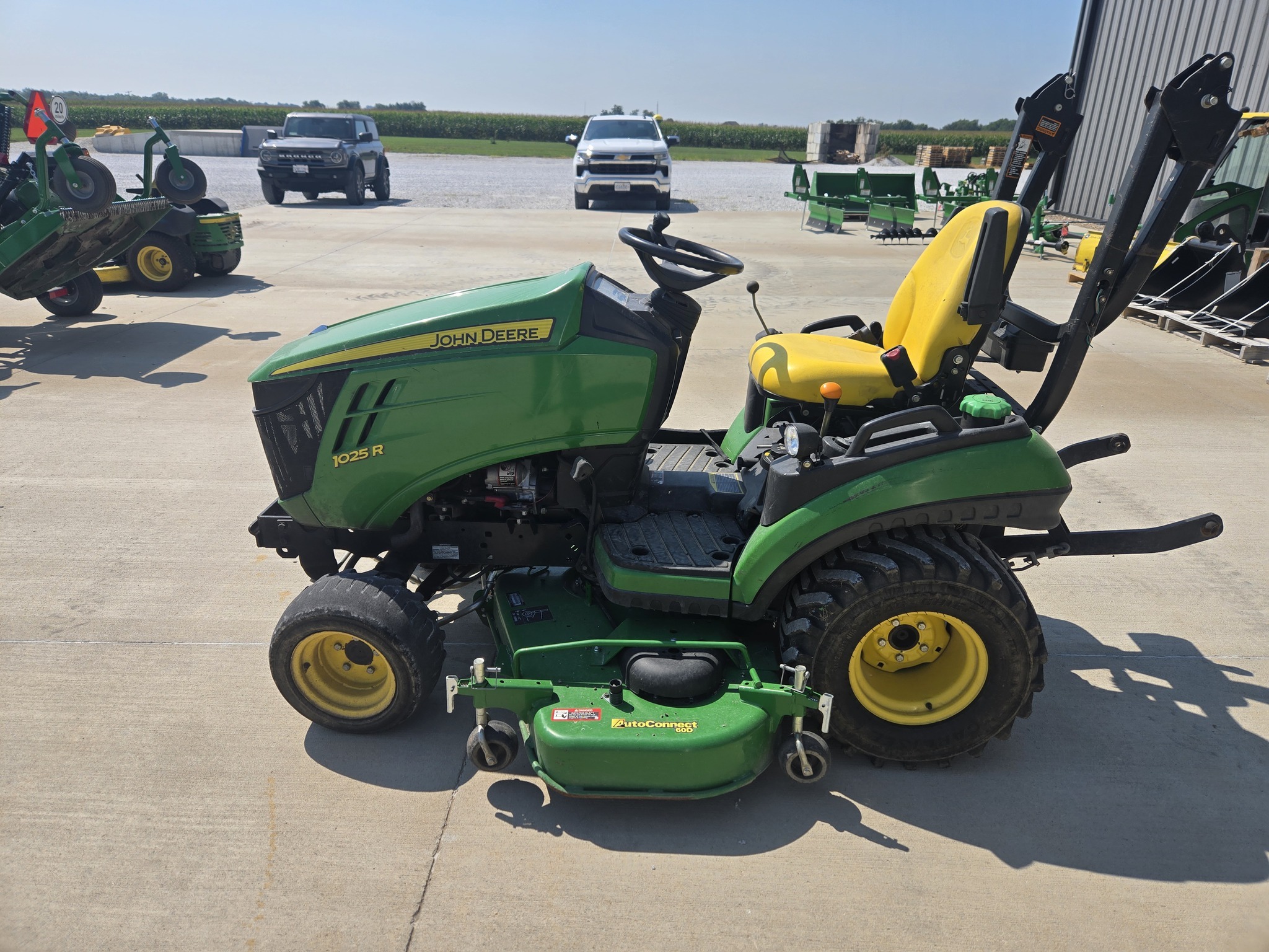2014 John Deere 1025R Tractor