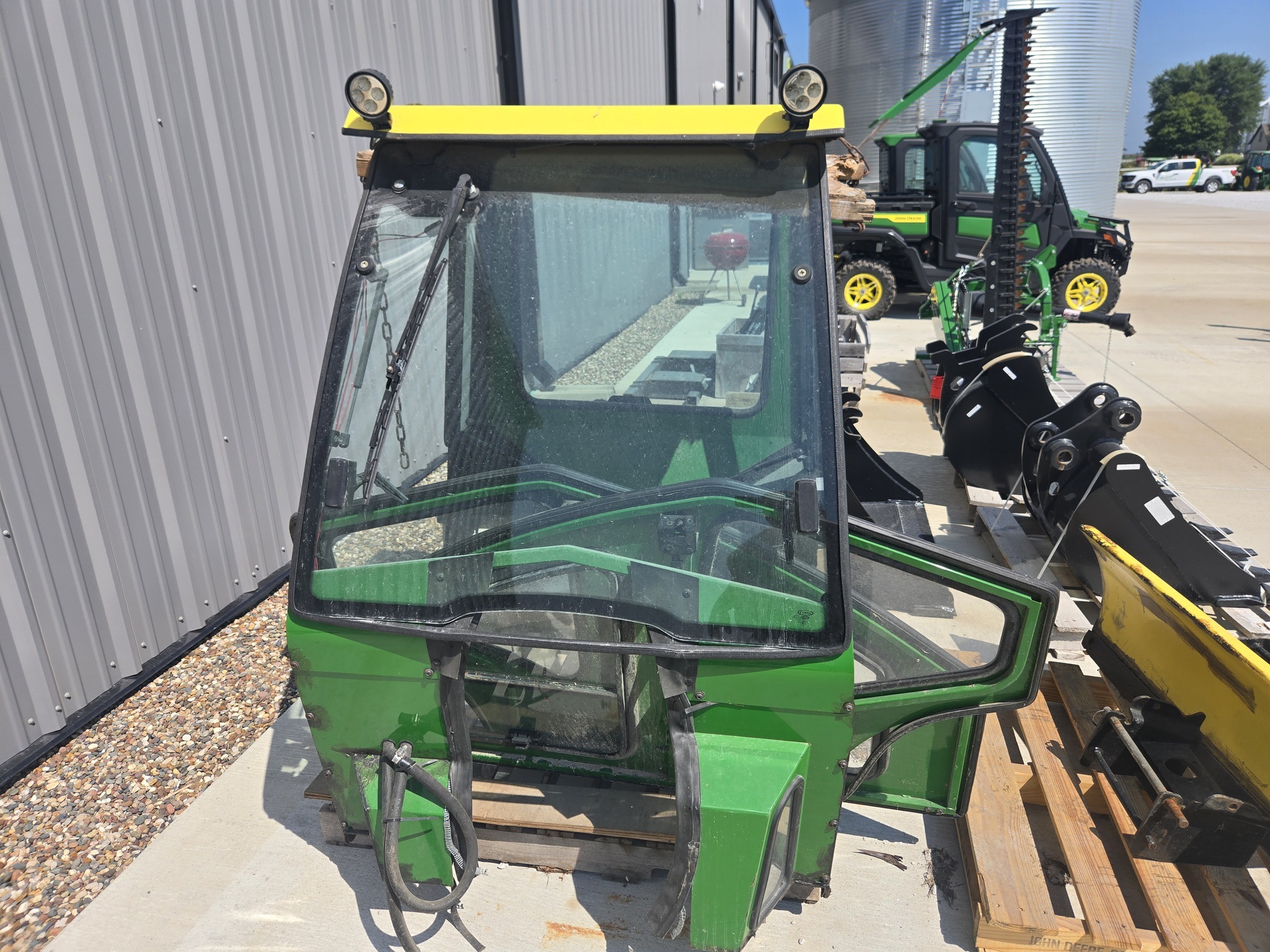2014 John Deere 1025R Tractor