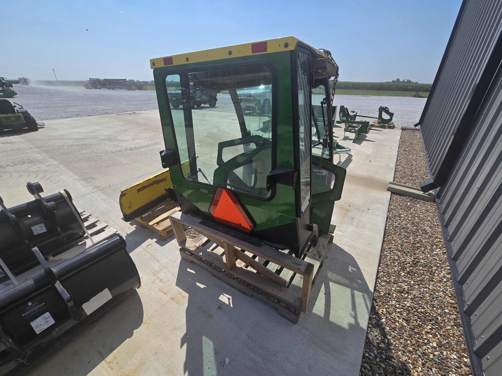 2014 John Deere 1025R Tractor