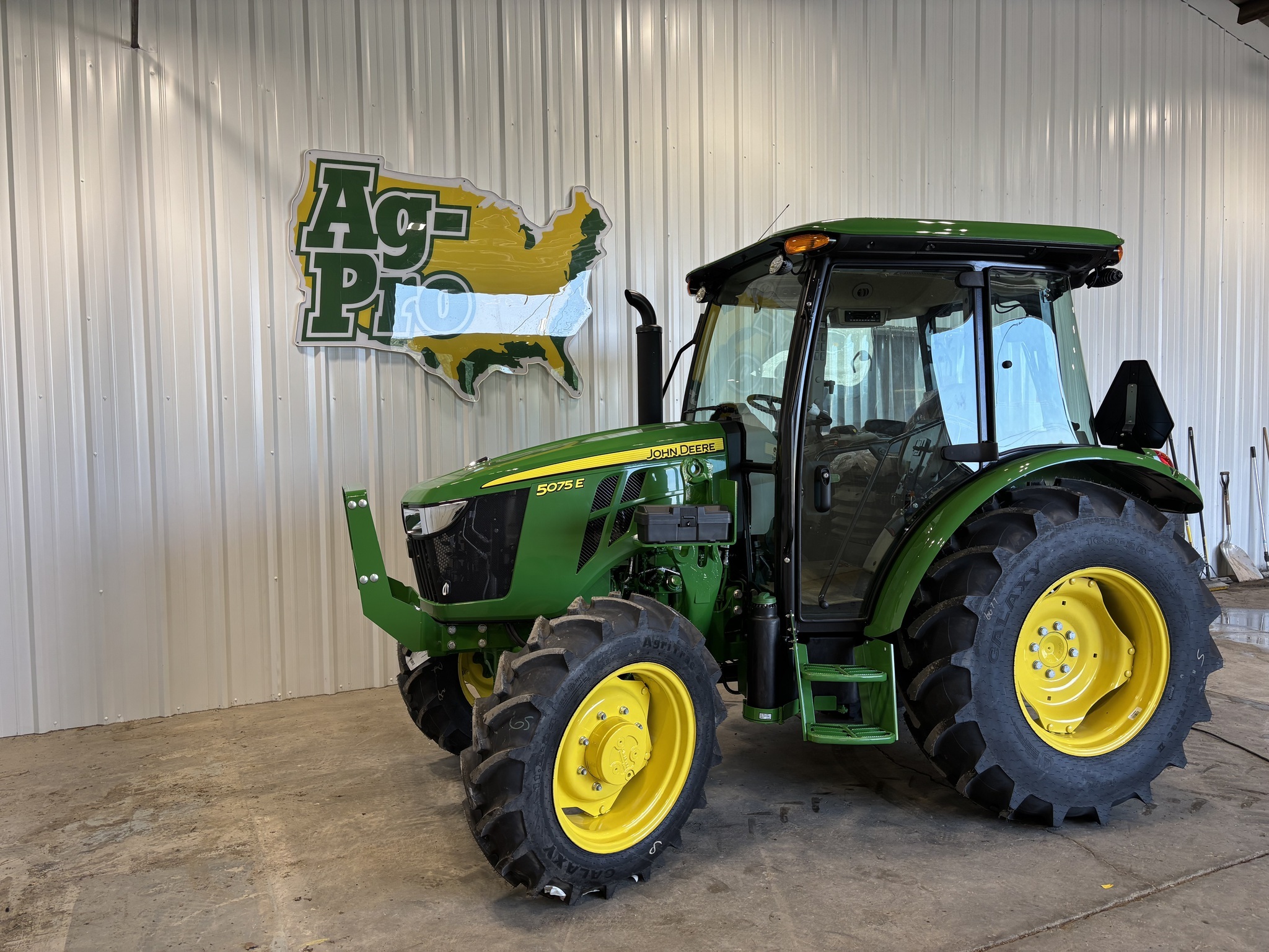 2025 John Deere 5075E Tractor
