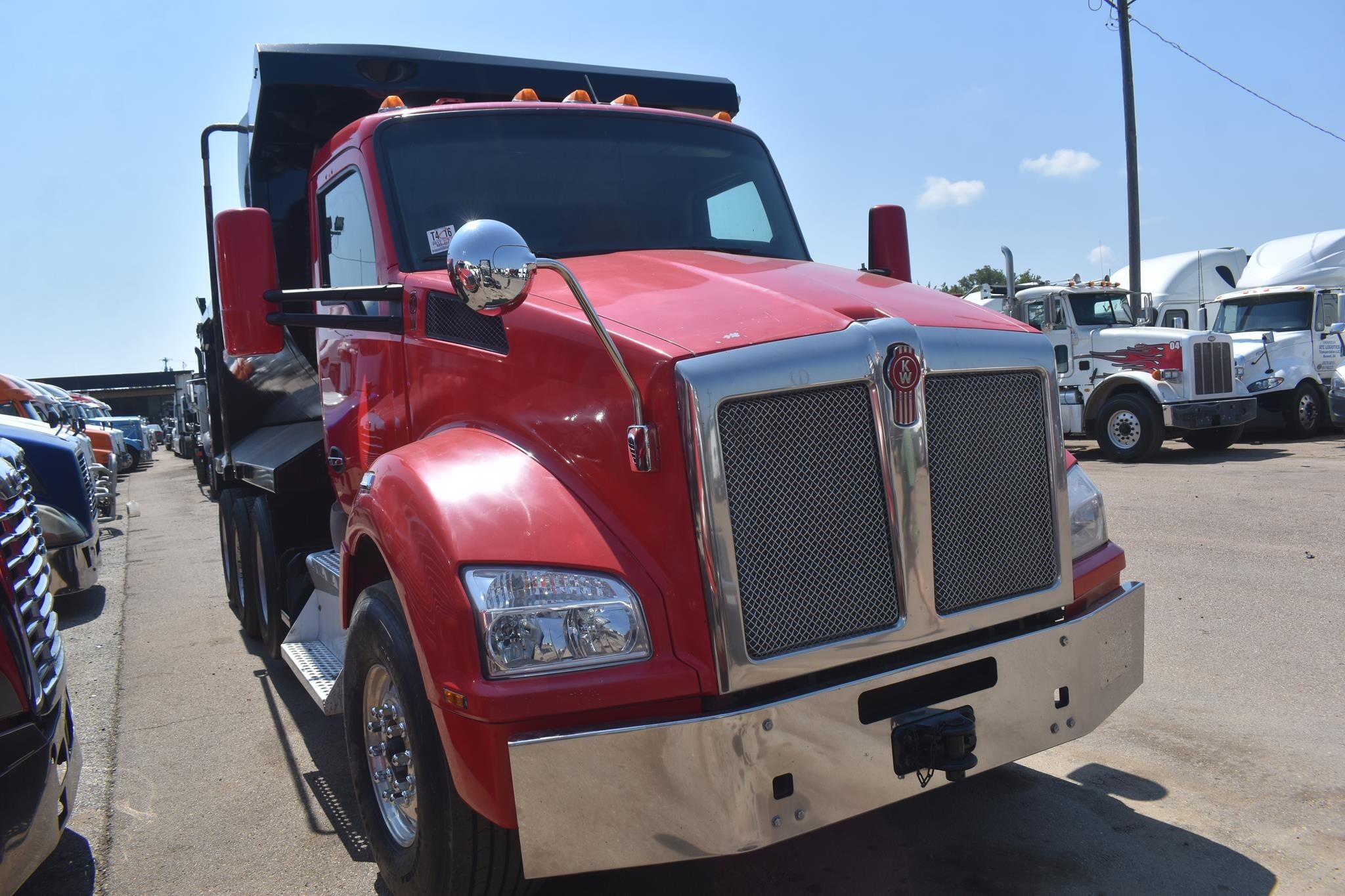 2017 Kenworth T880 Semi Trucks/Trailer