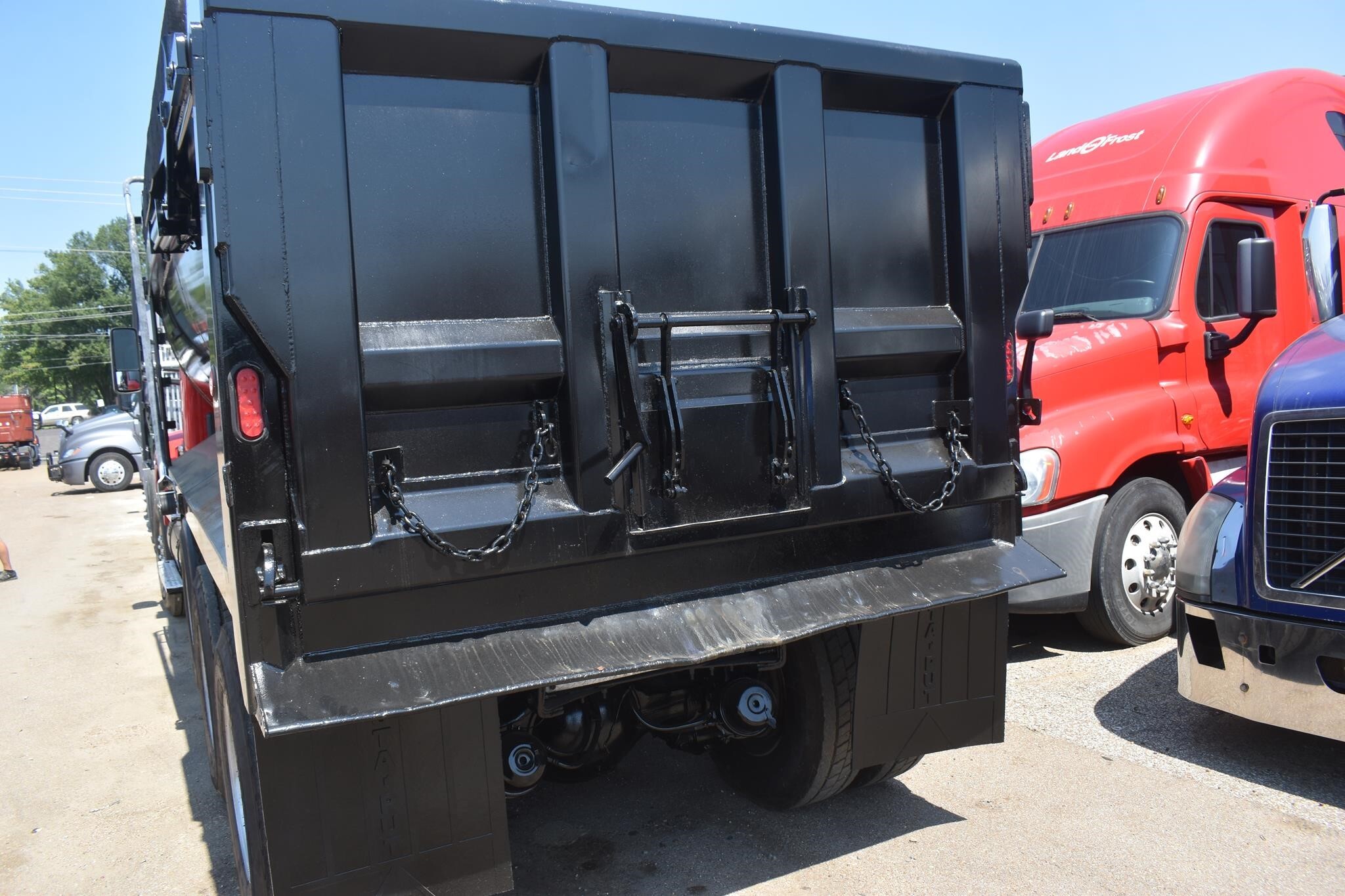 2017 Kenworth T880 Semi Trucks/Trailer