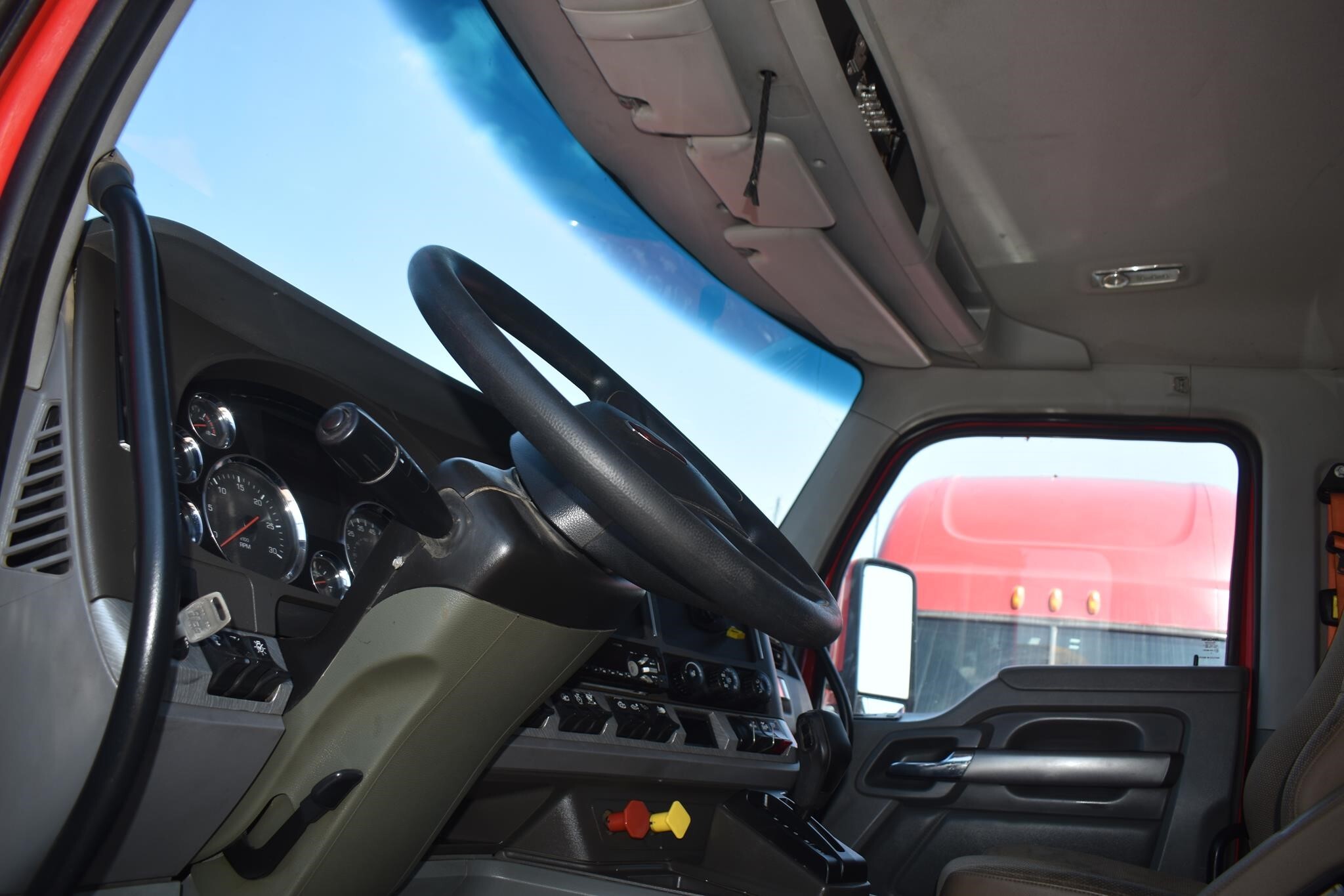 2017 Kenworth T880 Semi Trucks/Trailer