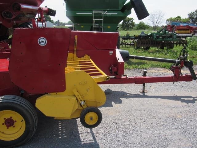 2011 New Holland BC5060 Small Square Baler